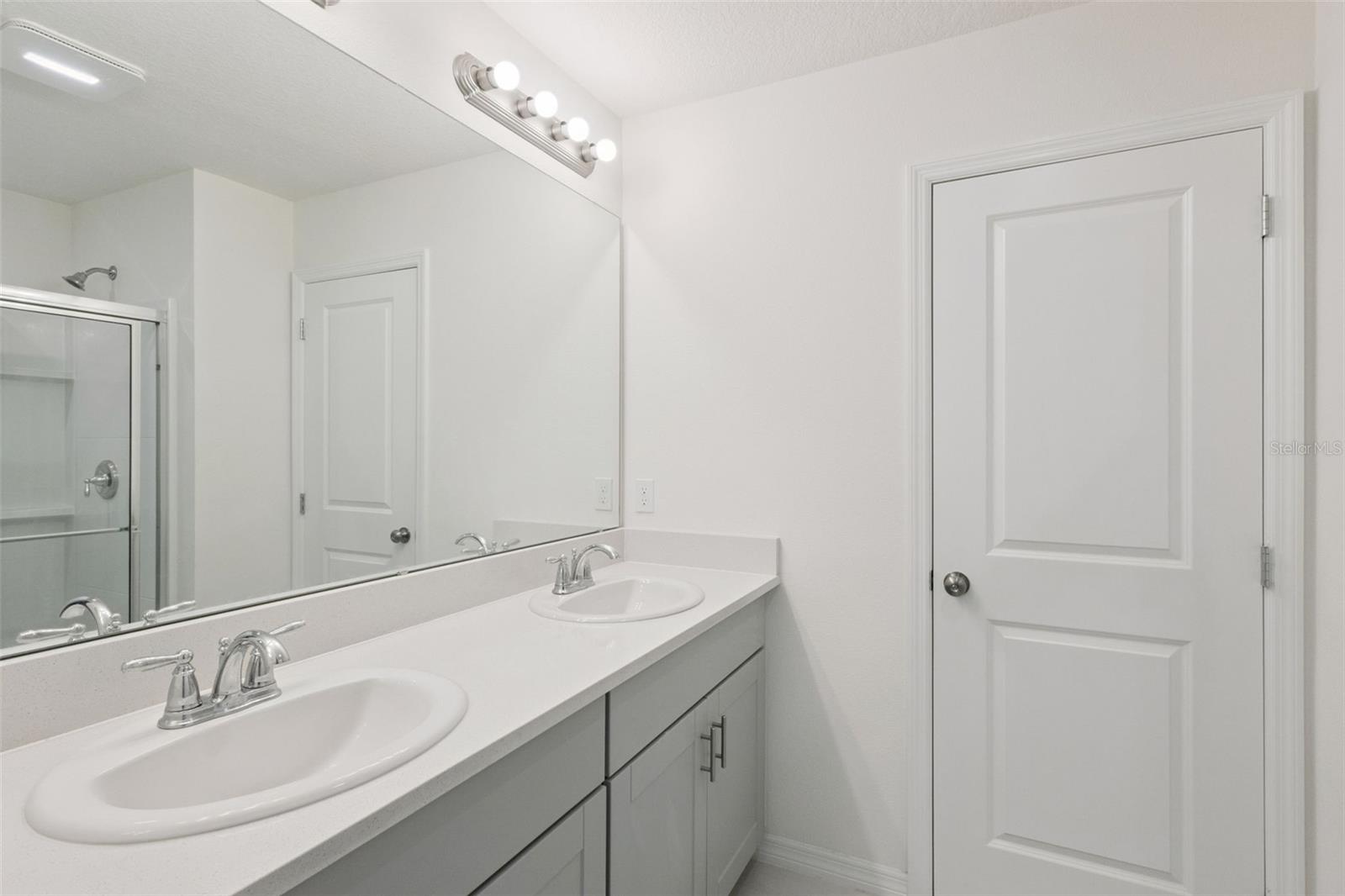 Image 55 of 81 For 3880 Fescue Street