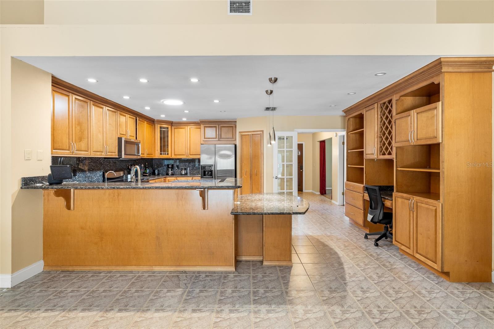 Listing photo id 13 for 9503 Pebble Glen Avenue