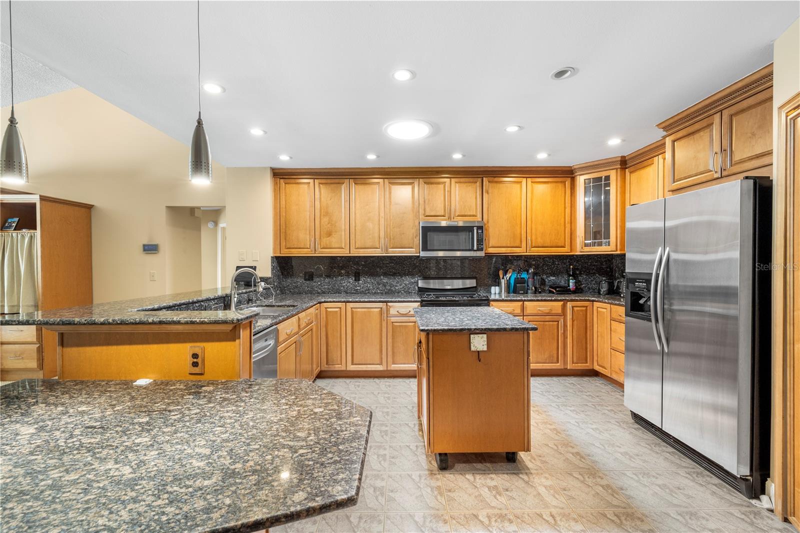 Listing photo id 18 for 9503 Pebble Glen Avenue