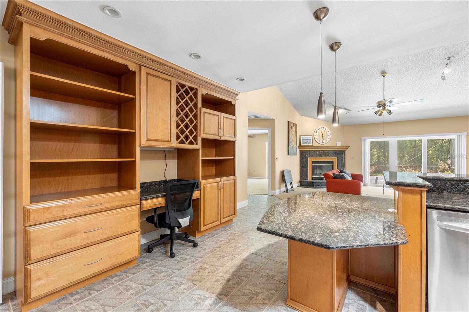 Listing photo id 22 for 9503 Pebble Glen Avenue