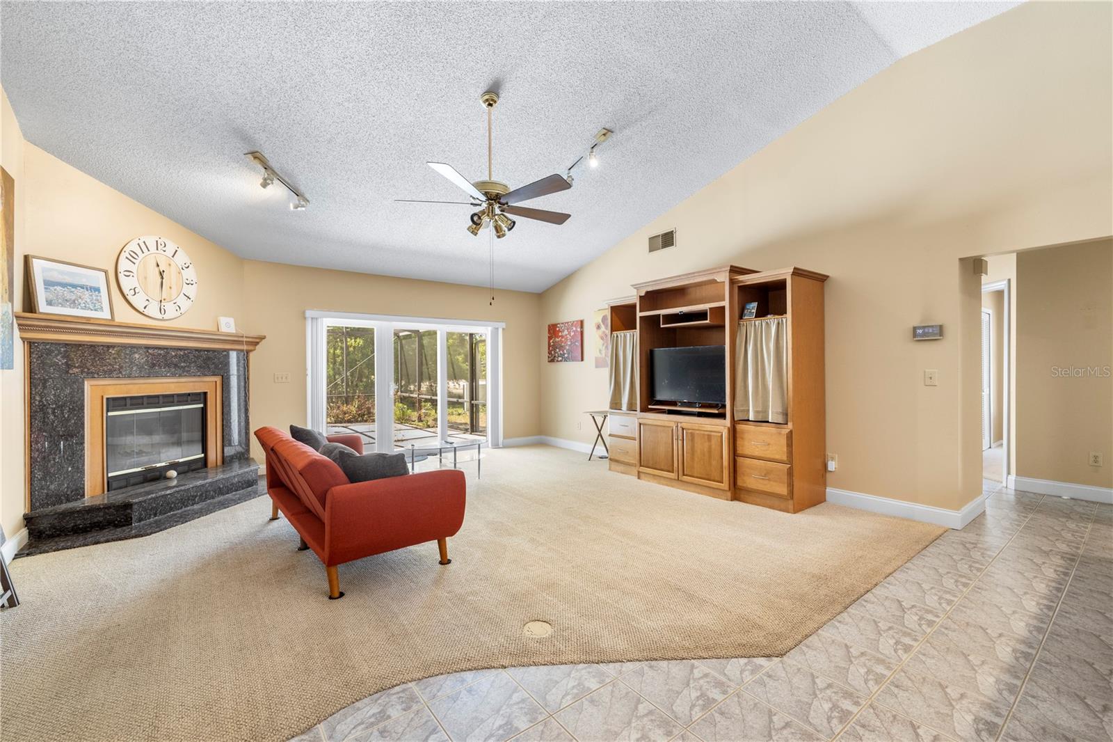 Listing photo id 24 for 9503 Pebble Glen Avenue