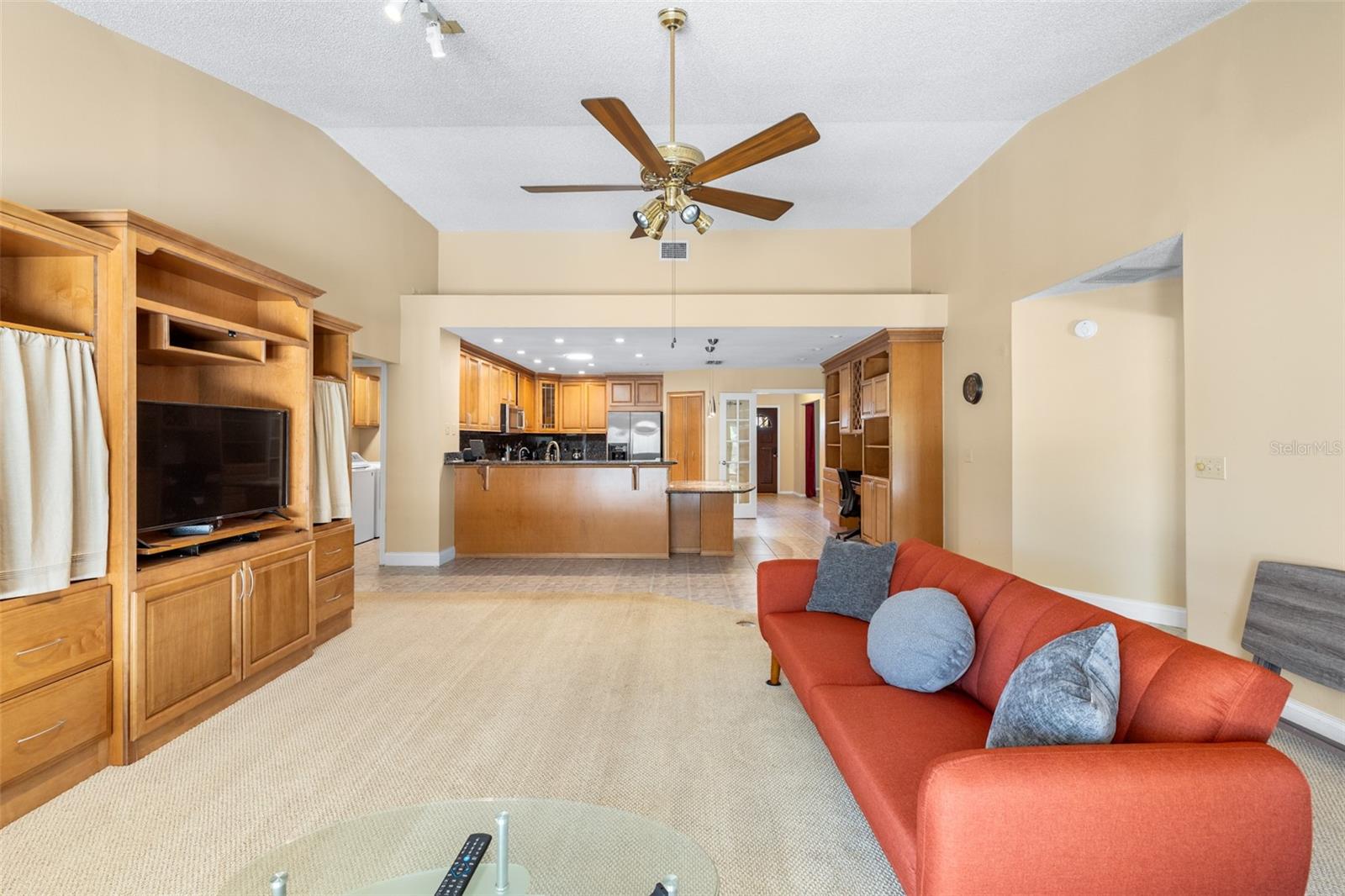 Listing photo id 25 for 9503 Pebble Glen Avenue