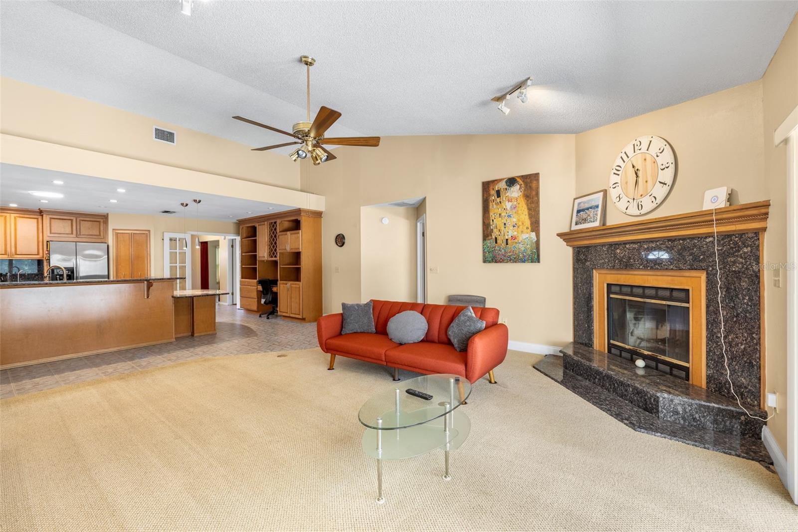 Listing photo id 26 for 9503 Pebble Glen Avenue