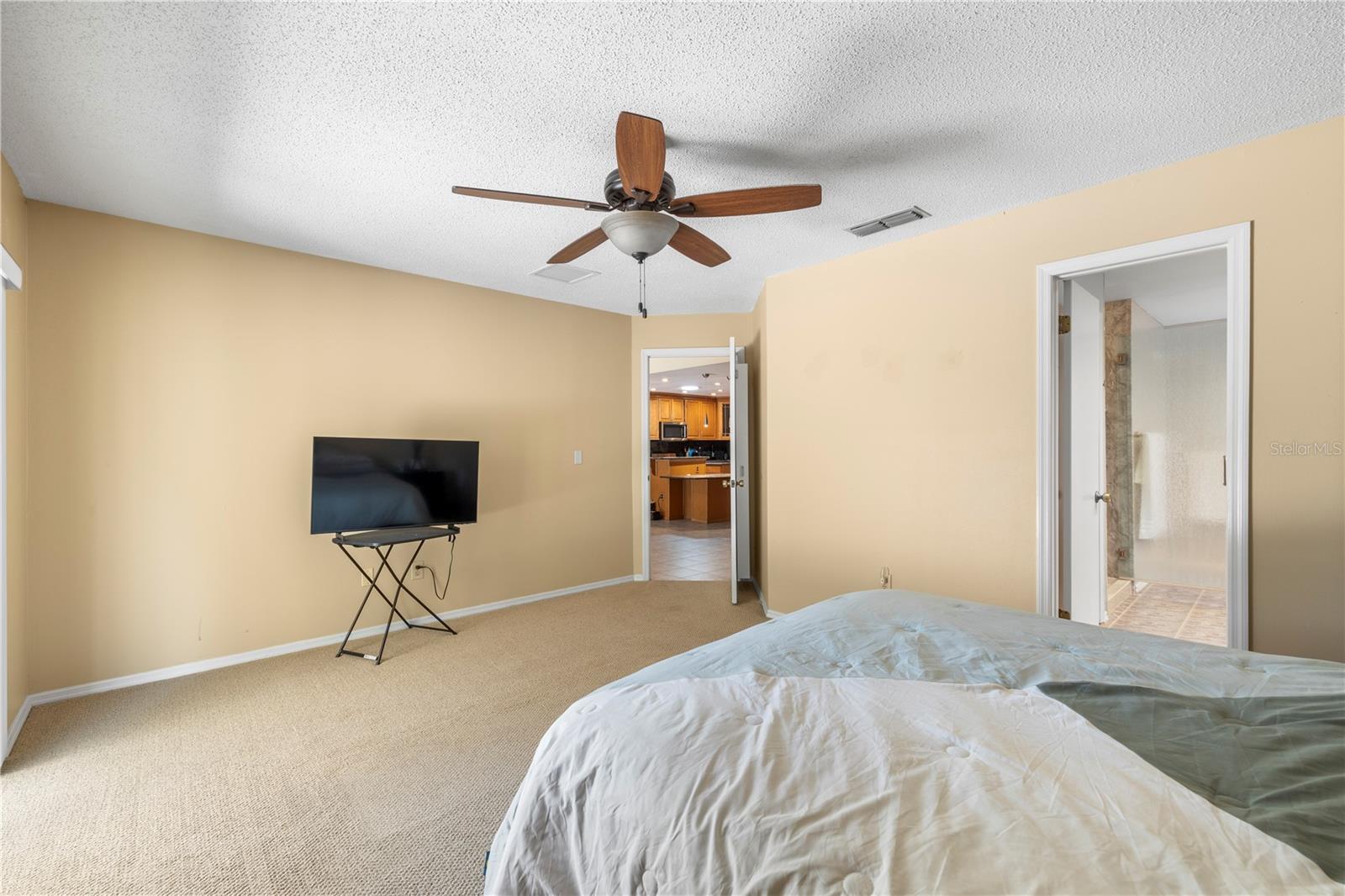 Listing photo id 27 for 9503 Pebble Glen Avenue