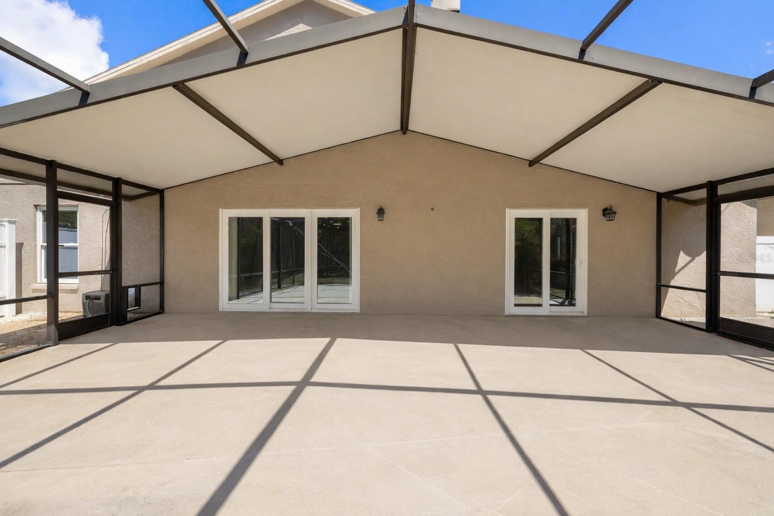 Listing photo id 2 for 9503 Pebble Glen Avenue