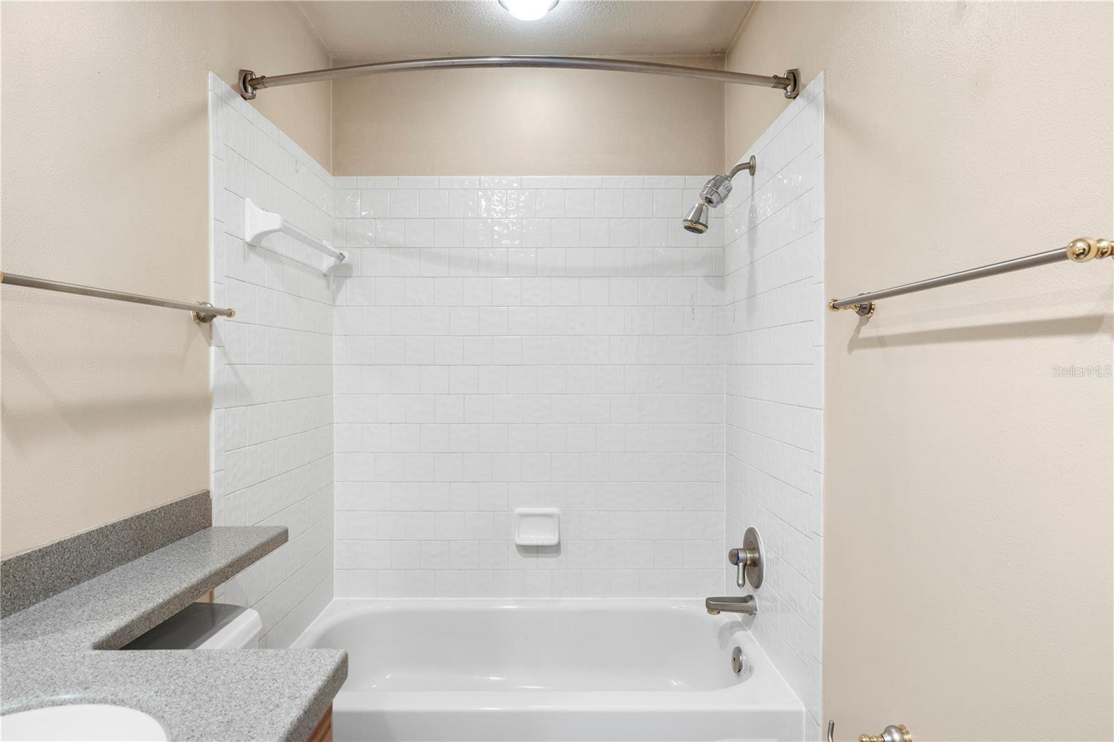 Listing photo id 41 for 9503 Pebble Glen Avenue