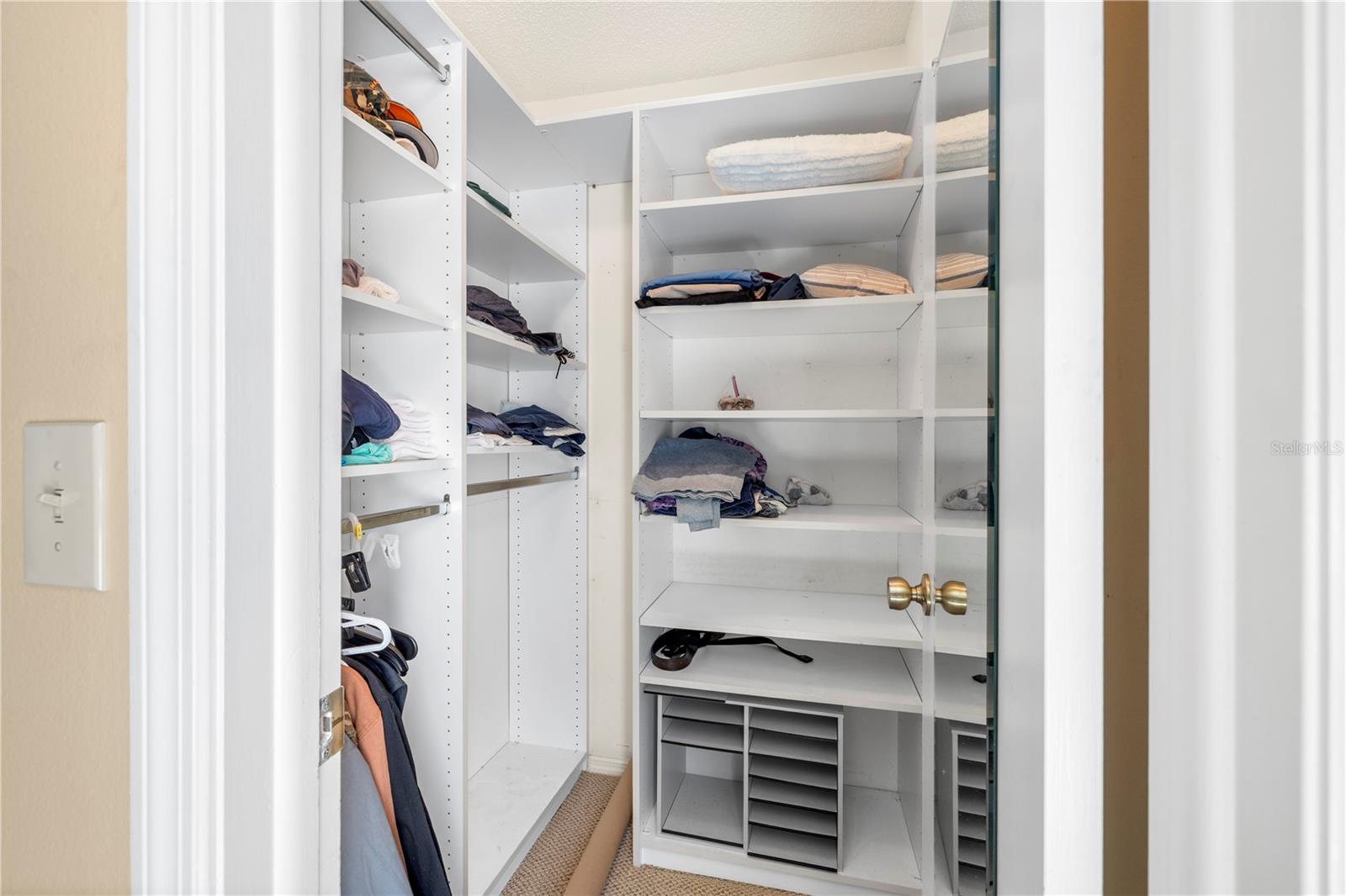 Listing photo id 43 for 9503 Pebble Glen Avenue