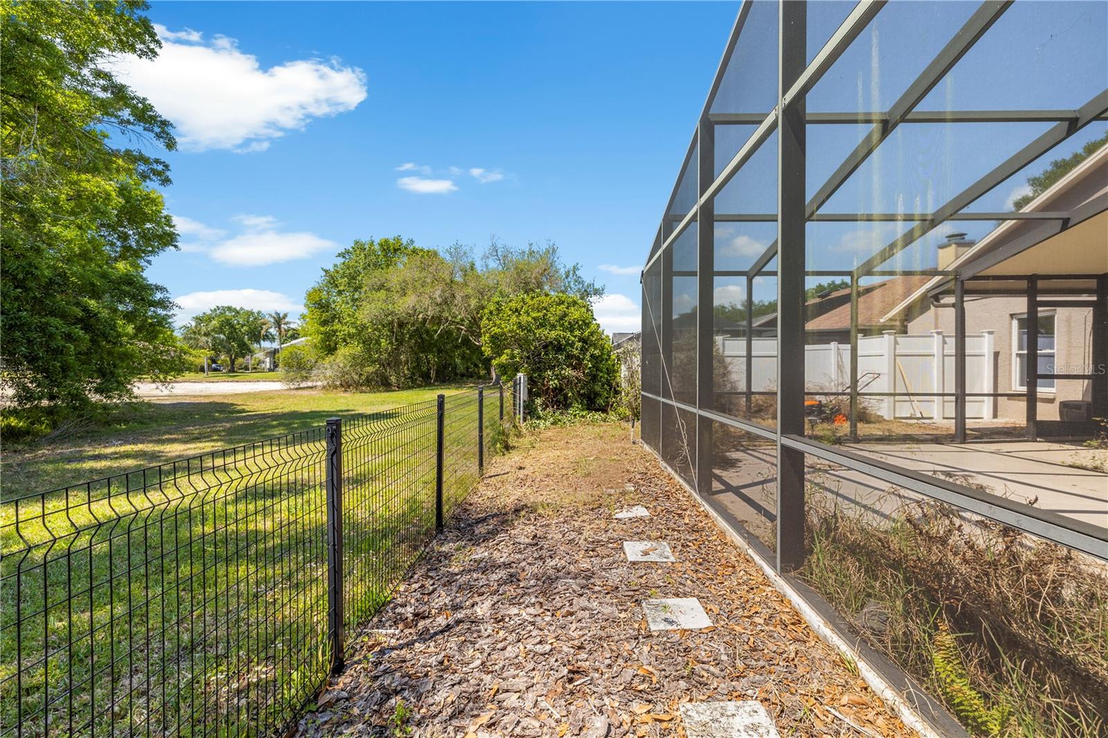 Listing photo id 48 for 9503 Pebble Glen Avenue