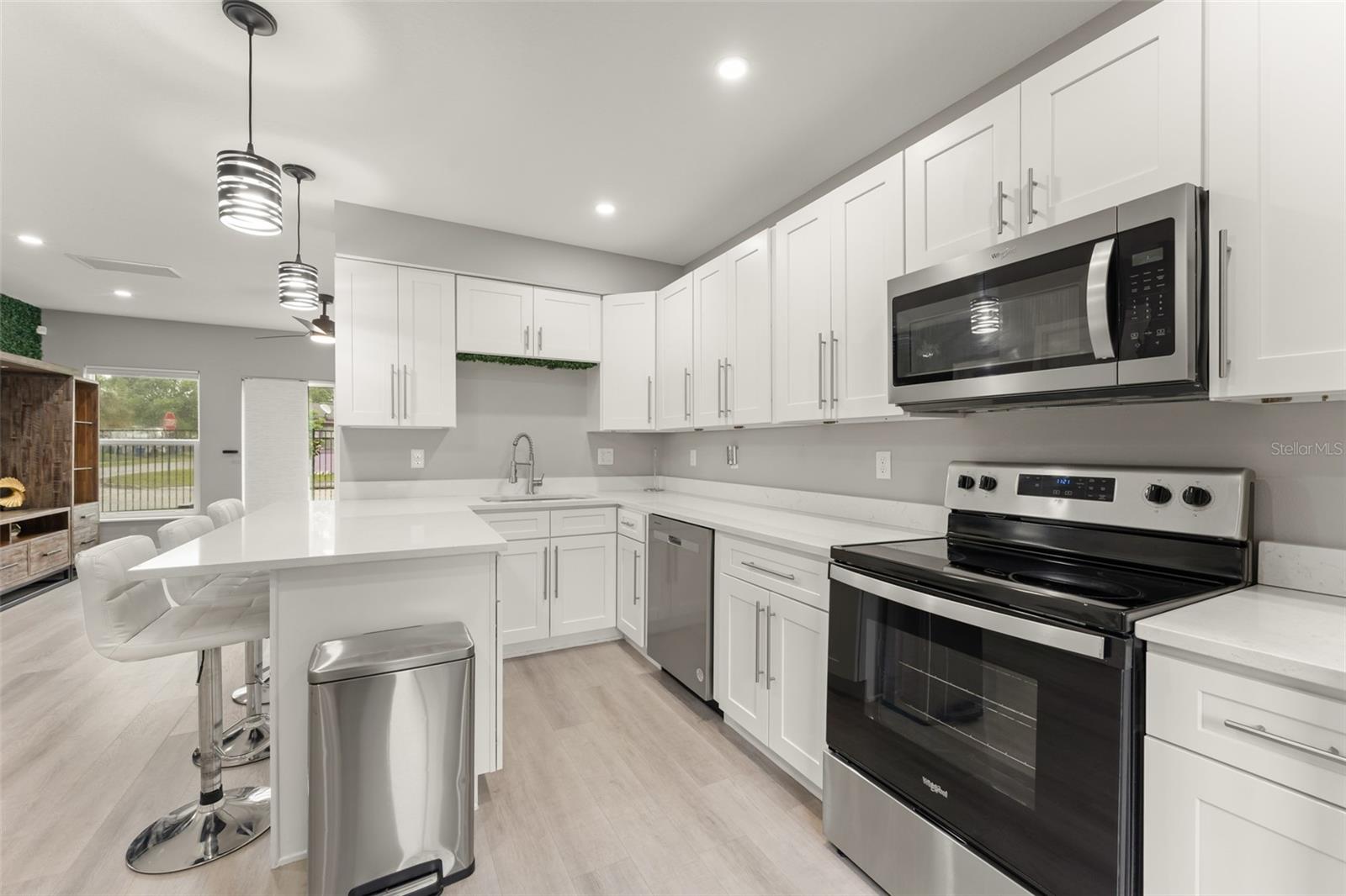 Image 10 of 37 For 2951 Kings Road