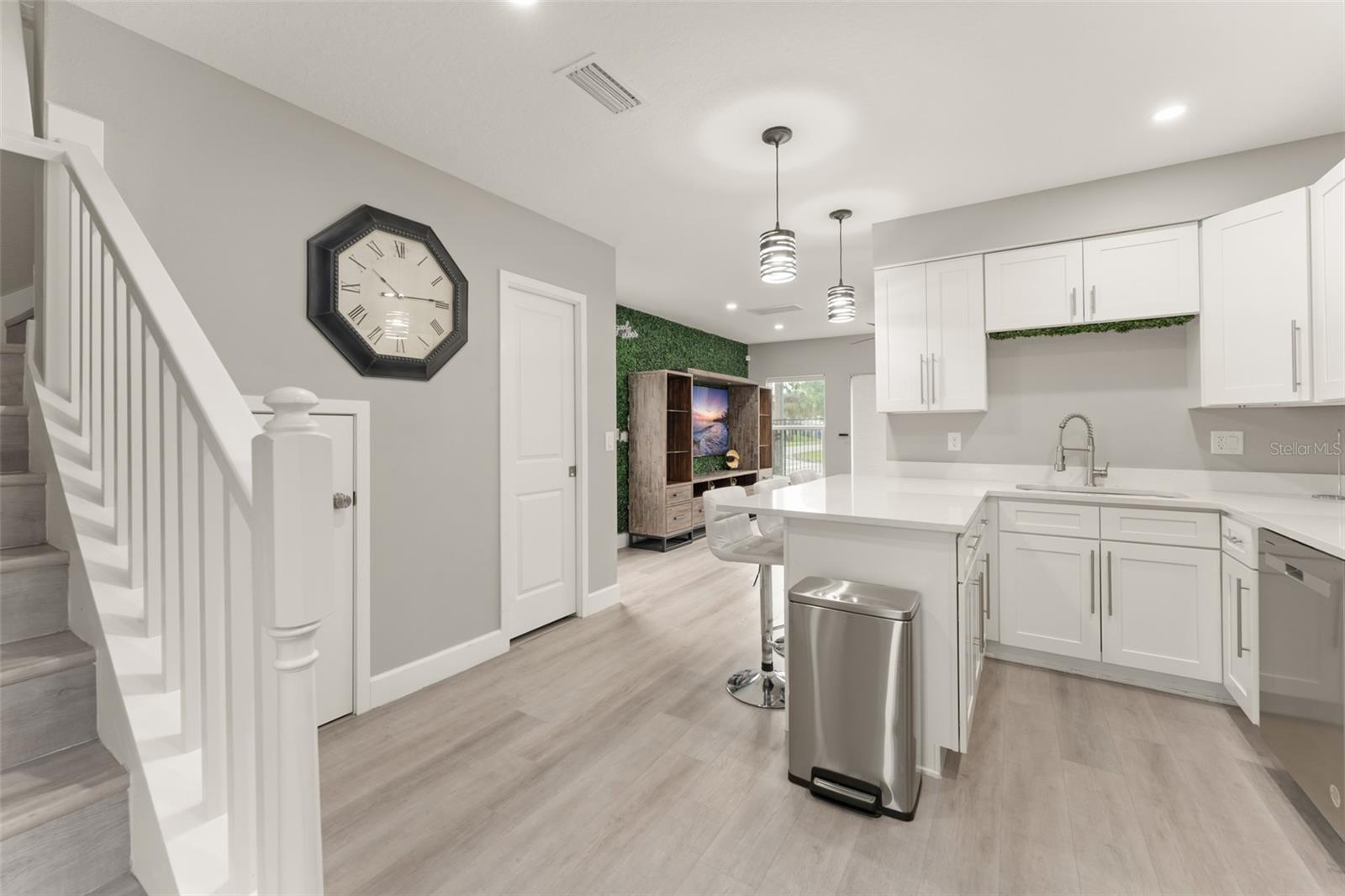 Image 11 of 37 For 2951 Kings Road