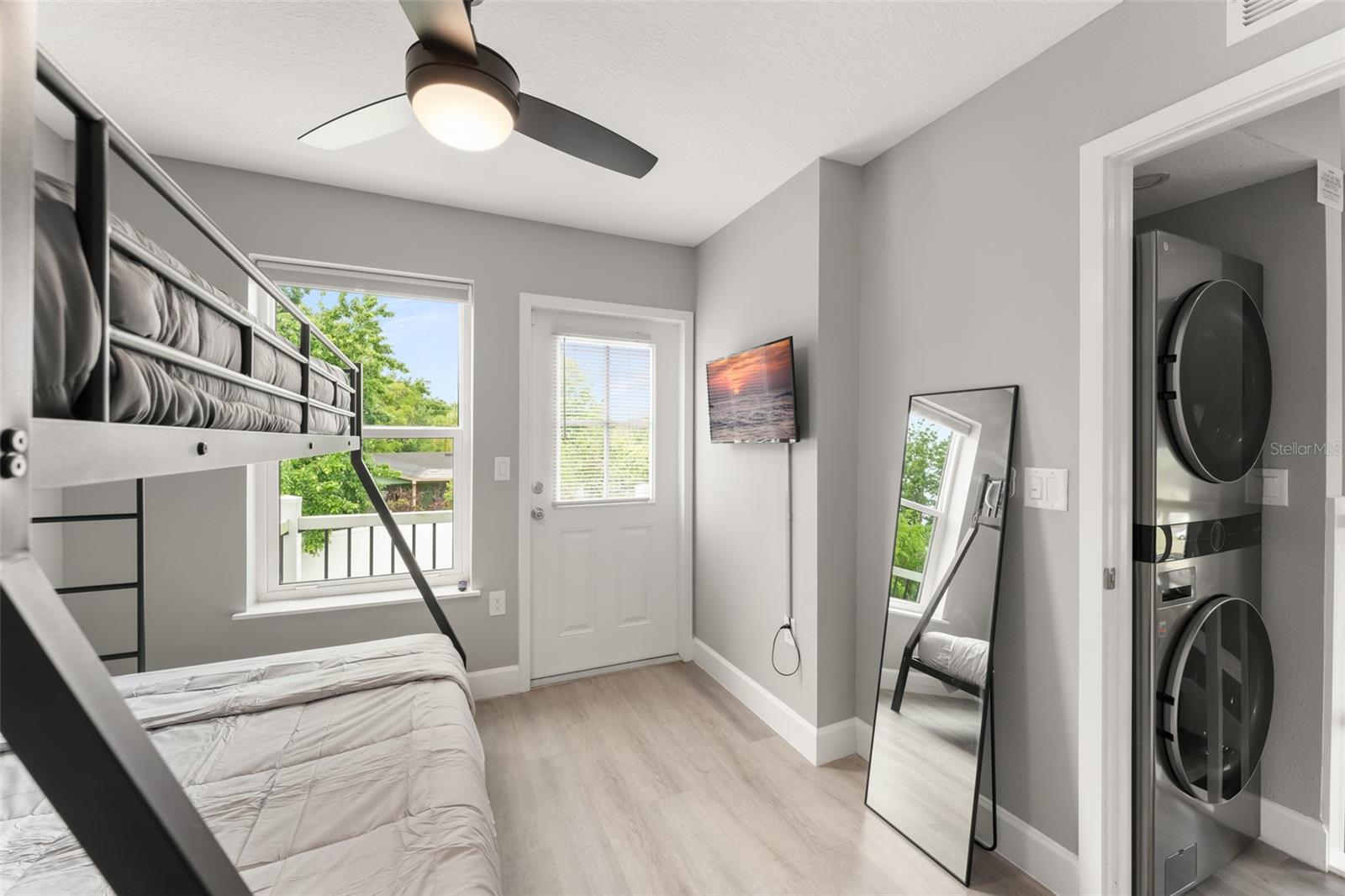 Image 17 of 37 For 2951 Kings Road