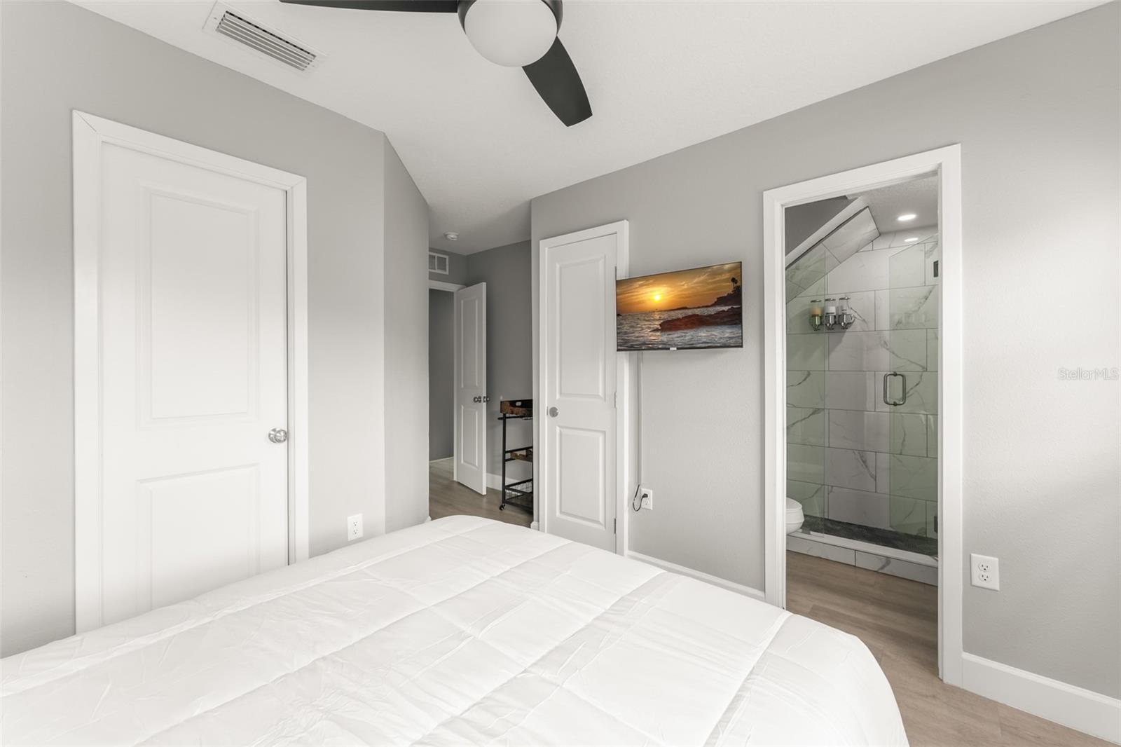 Image 22 of 37 For 2951 Kings Road