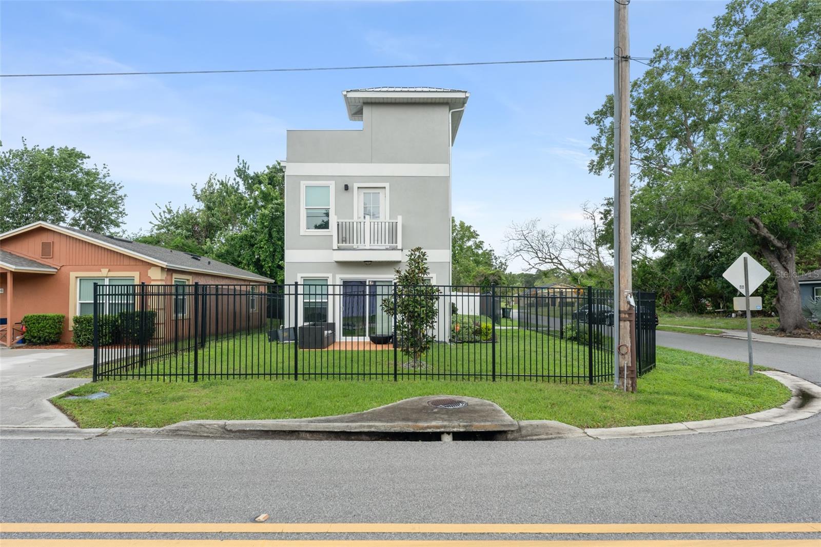 Image 29 of 37 For 2951 Kings Road