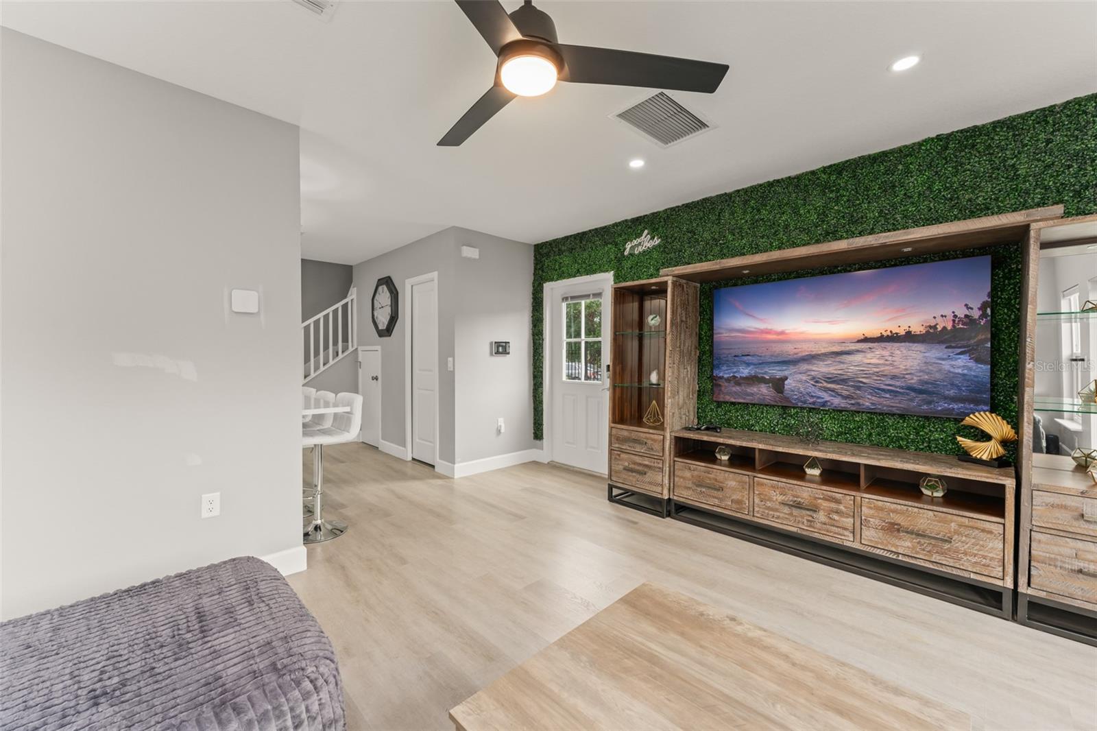 Image 5 of 37 For 2951 Kings Road