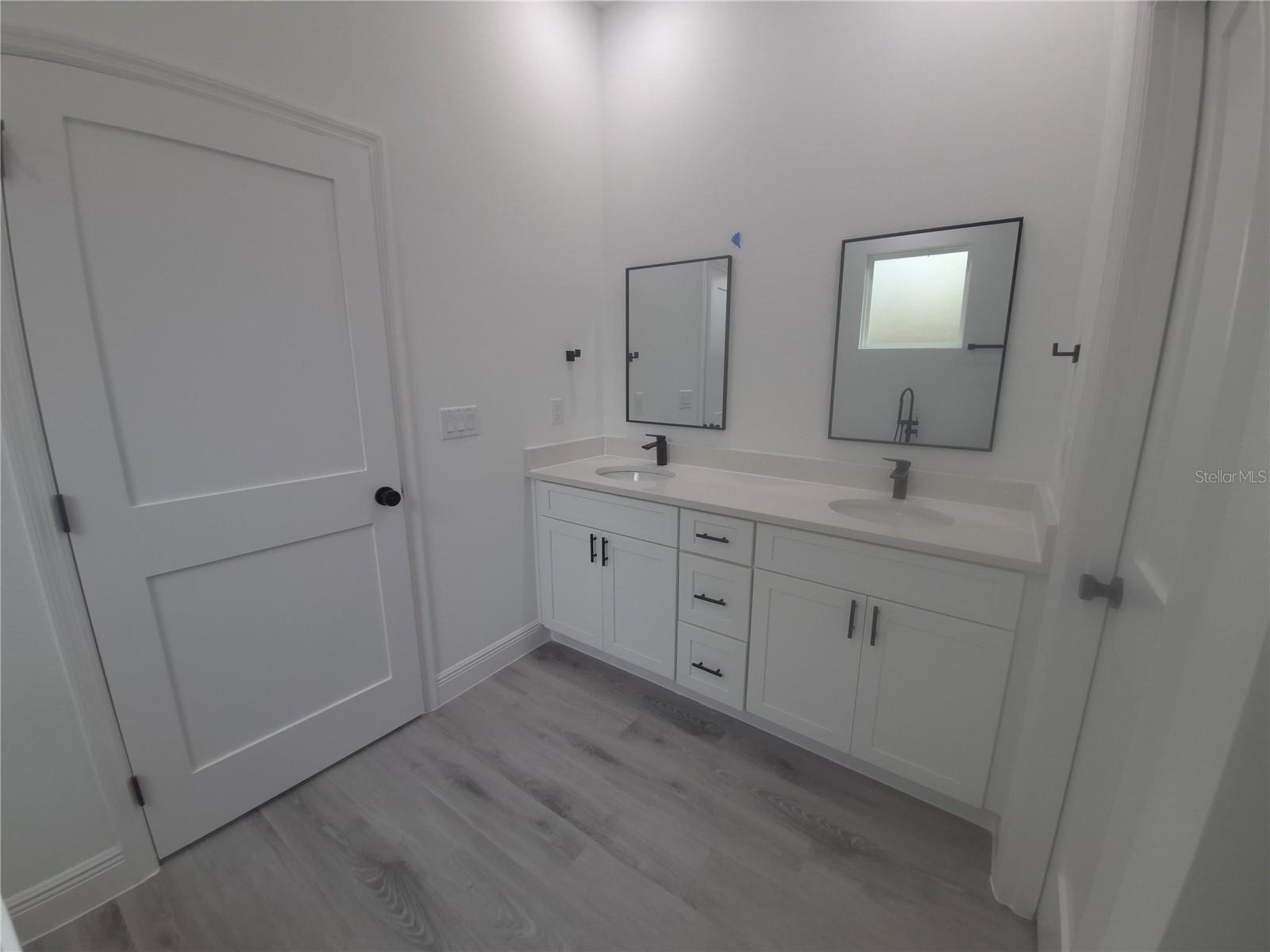 Image 3 of 12 For 16629 21st Circle