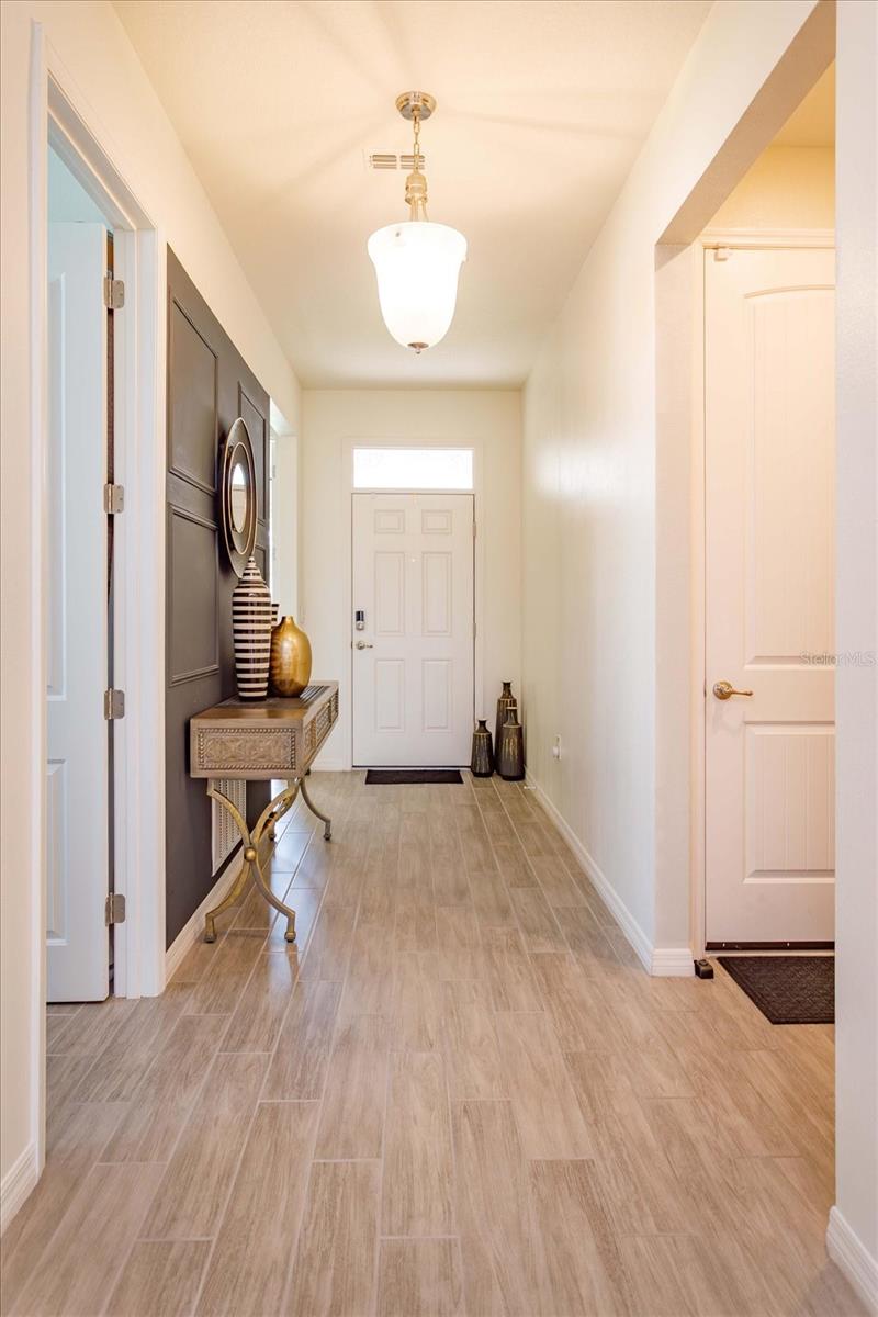 Image 3 of 31 For 1532 Lyonsdale Lane