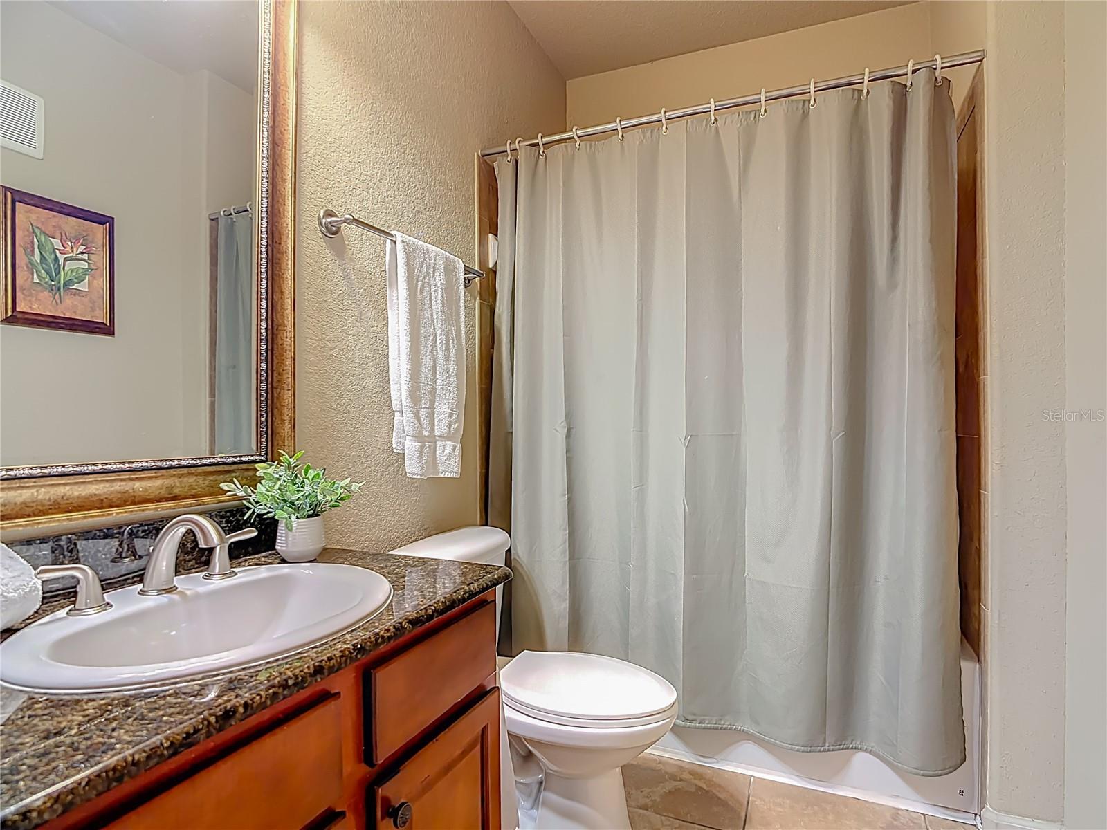 Image 18 of 37 For 910 Charo Parkway 311