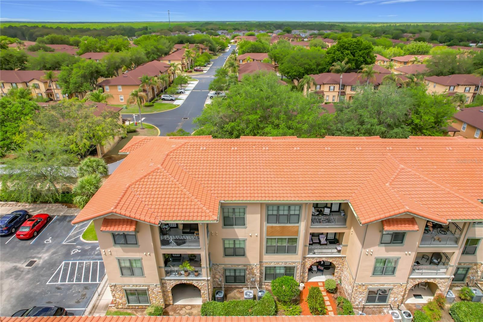 Image 2 of 37 For 910 Charo Parkway 311