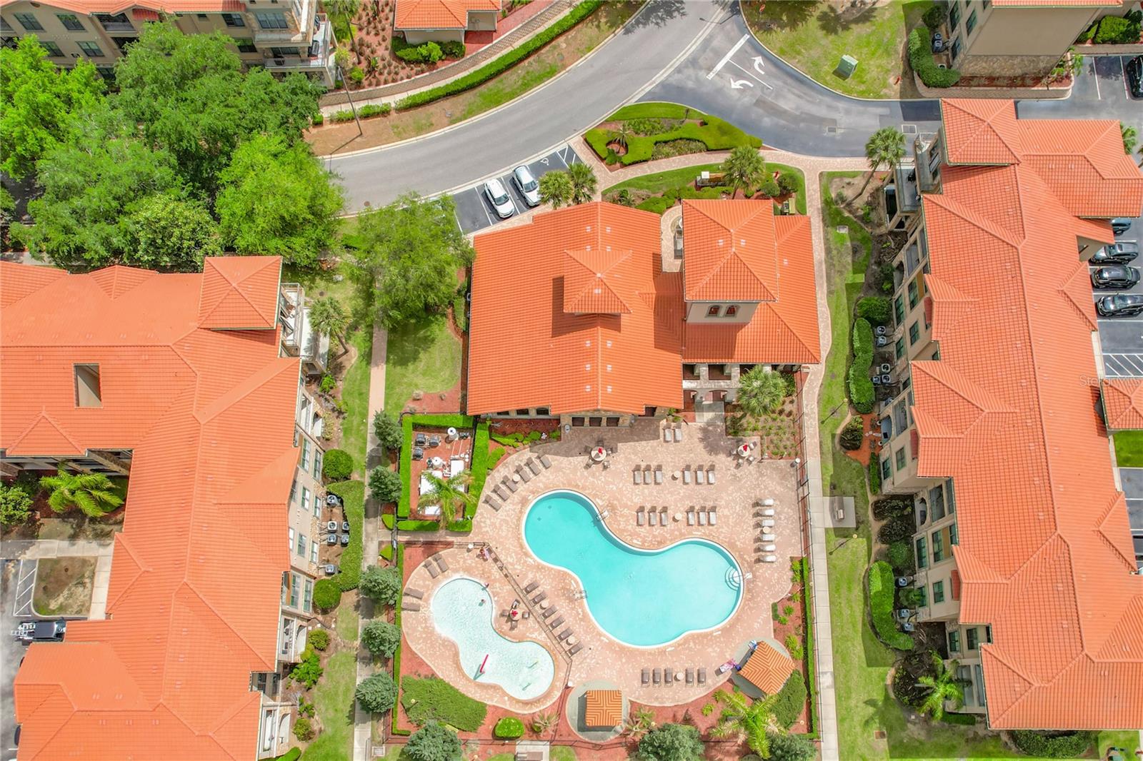 Image 25 of 37 For 910 Charo Parkway 311