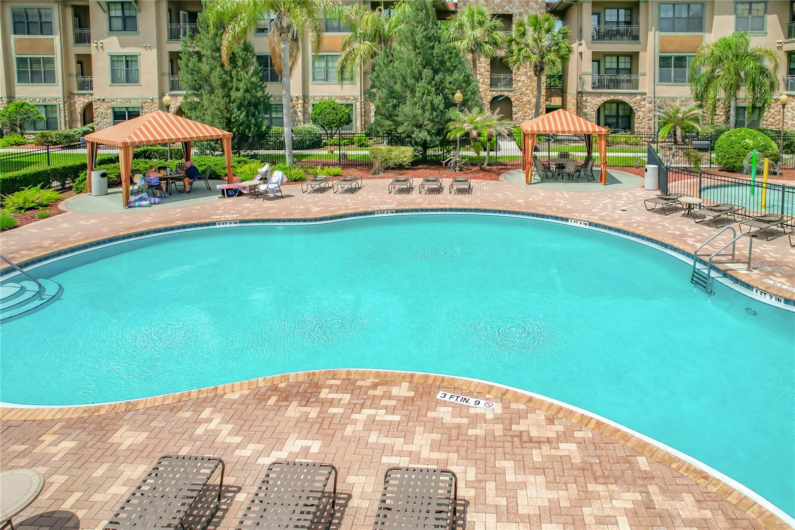 Image 28 of 37 For 910 Charo Parkway 311