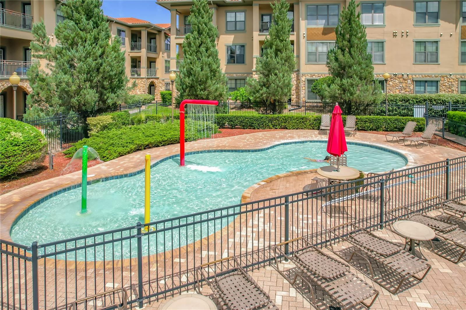 Image 29 of 37 For 910 Charo Parkway 311