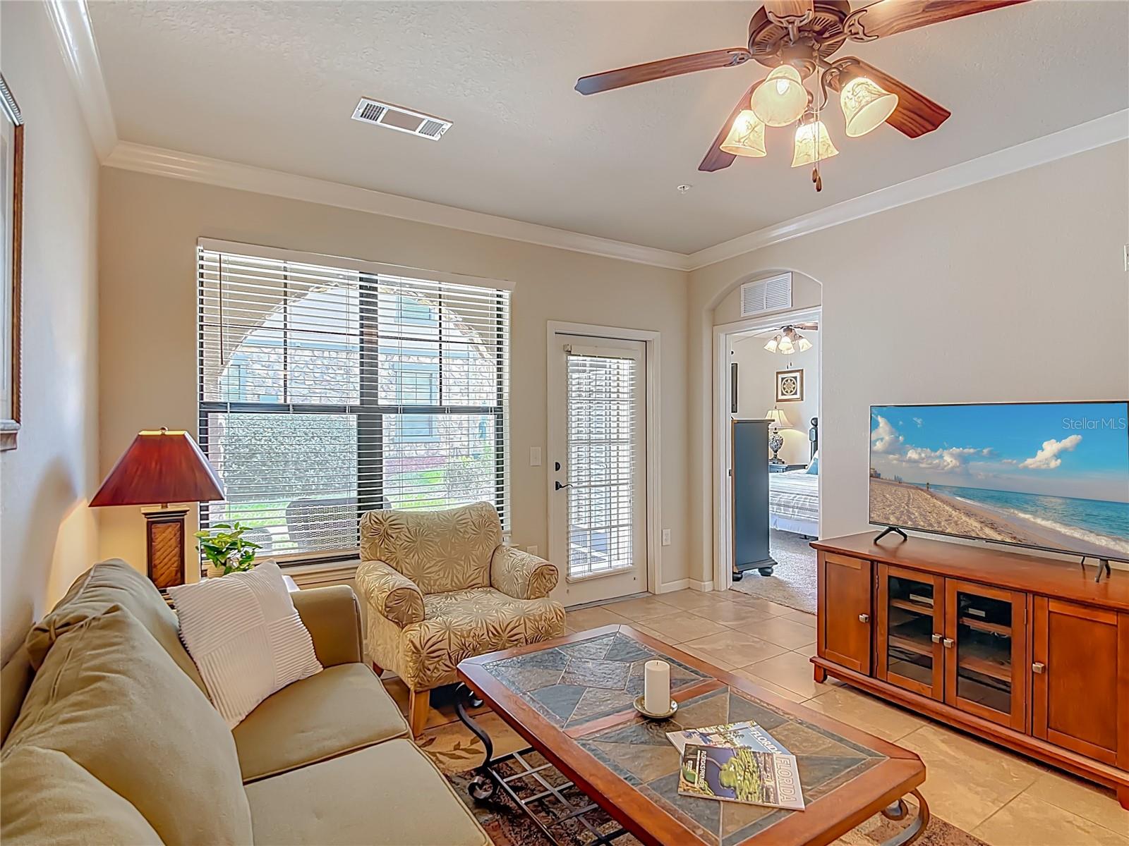 Image 3 of 37 For 910 Charo Parkway 311