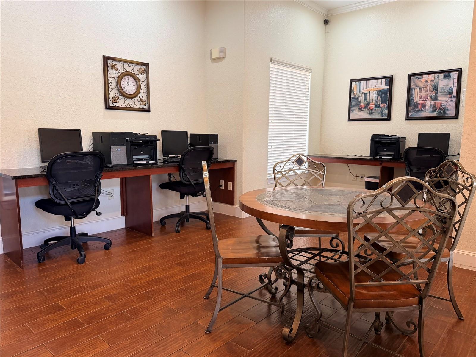 Image 34 of 37 For 910 Charo Parkway 311