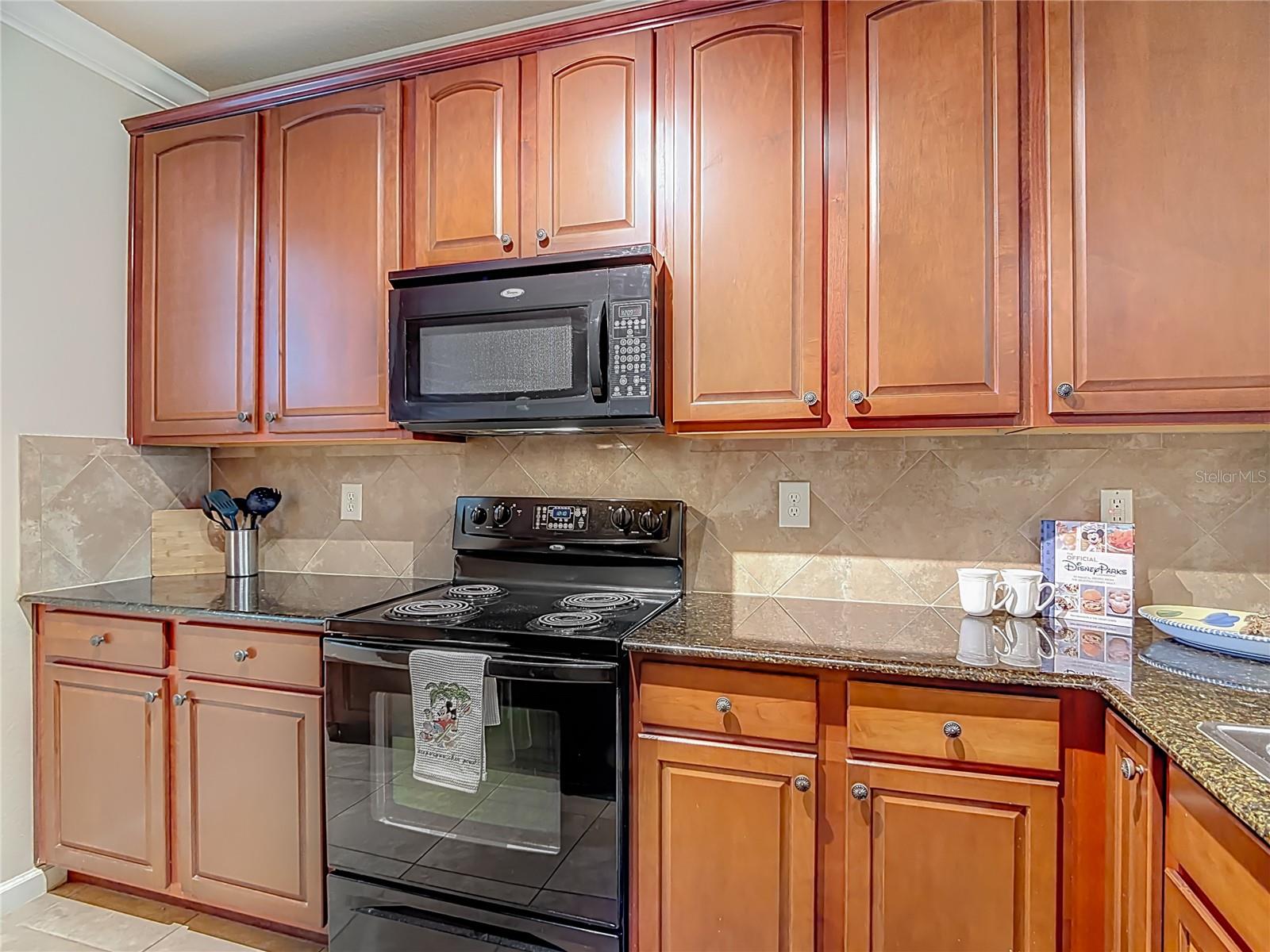 Image 9 of 37 For 910 Charo Parkway 311