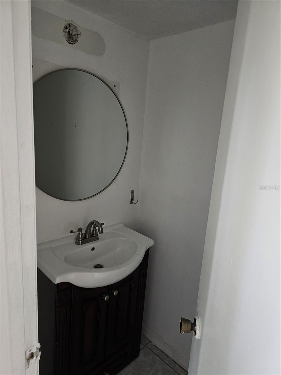 Image 5 of 15 For 5833 Curry Ford Road 23