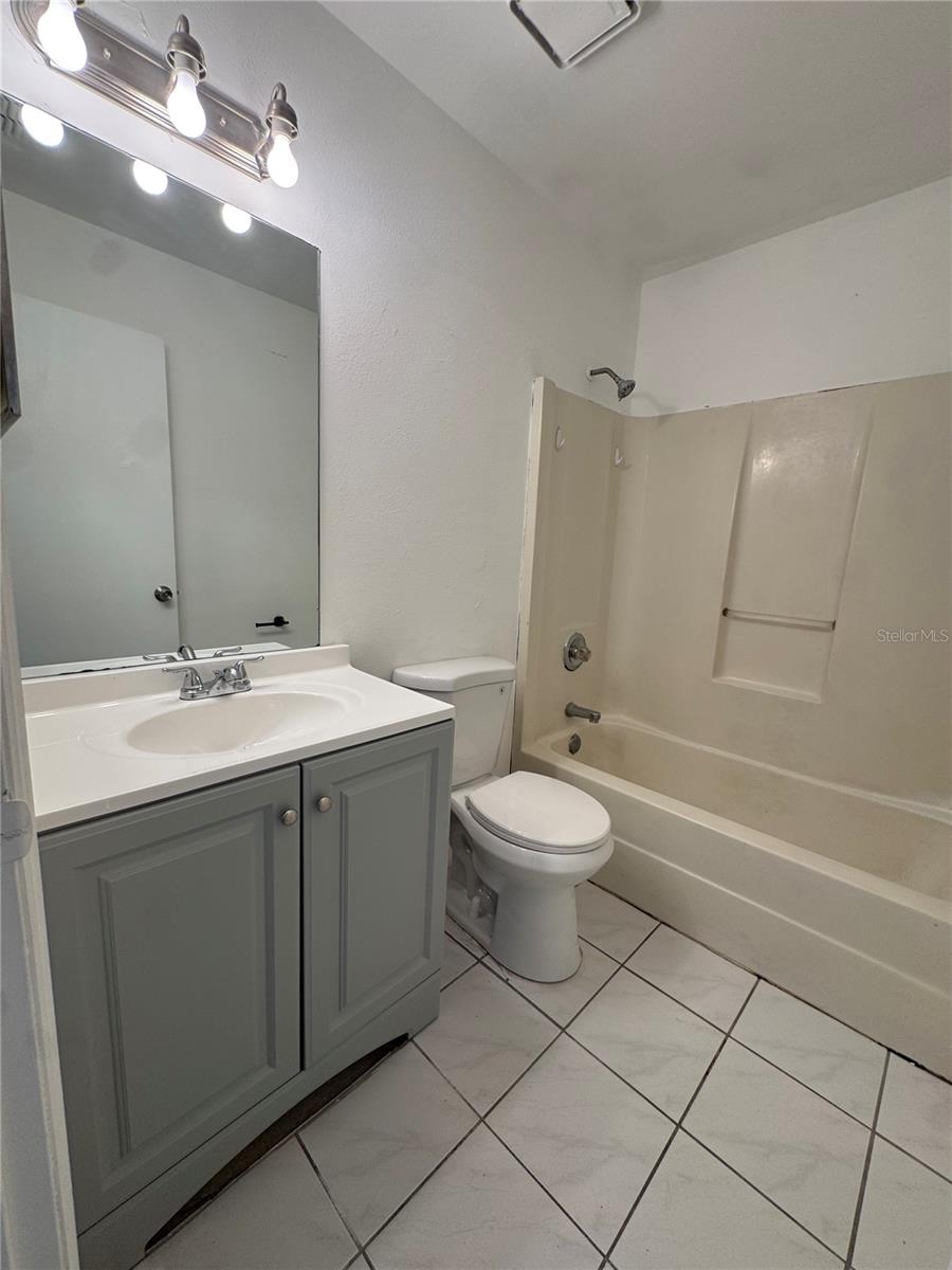 Image 4 of 7 For 2873 Cottondale Drive