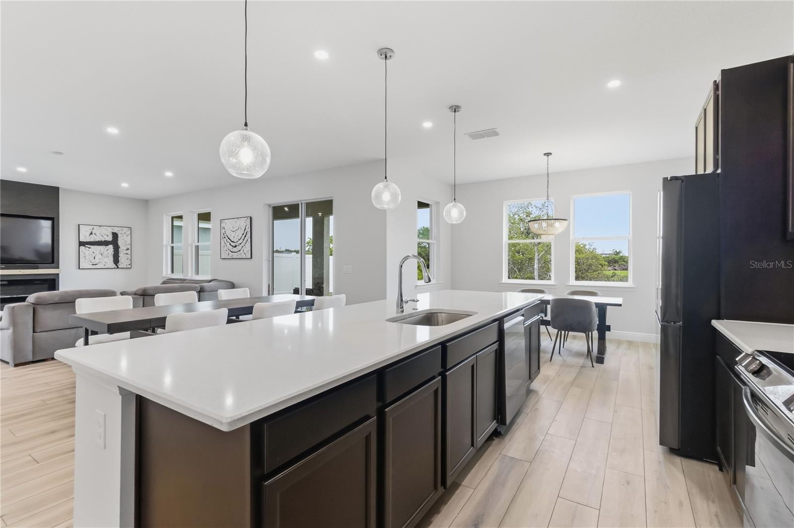 Image 23 of 67 For 1545 Wynell Street