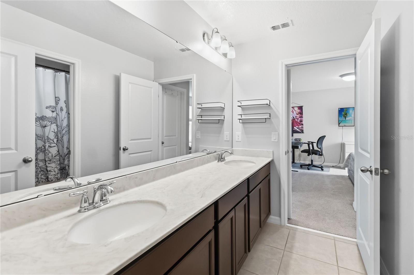 Image 43 of 67 For 1545 Wynell Street