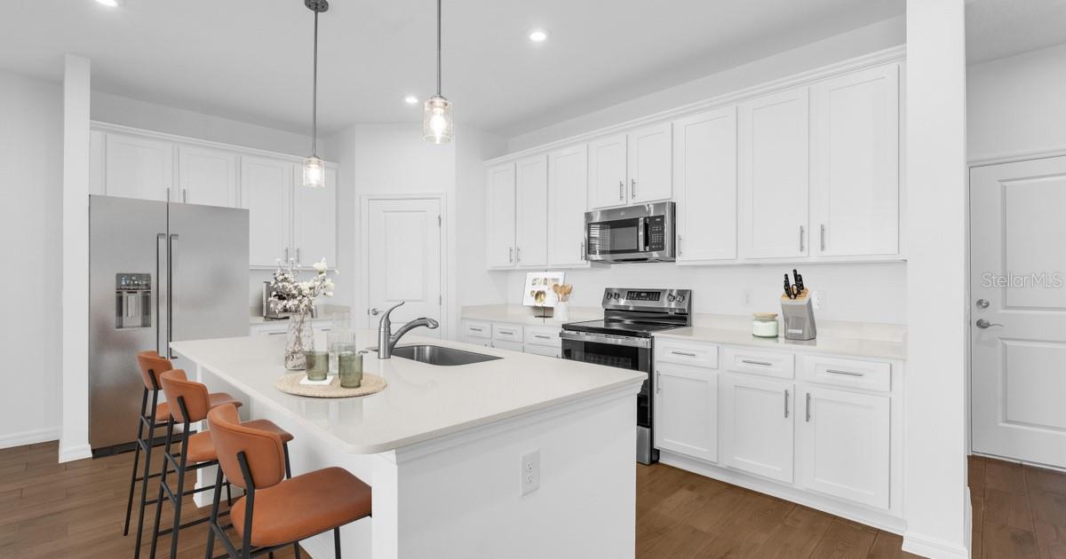 Image 13 of 40 For 897 Castleford Avenue Ne