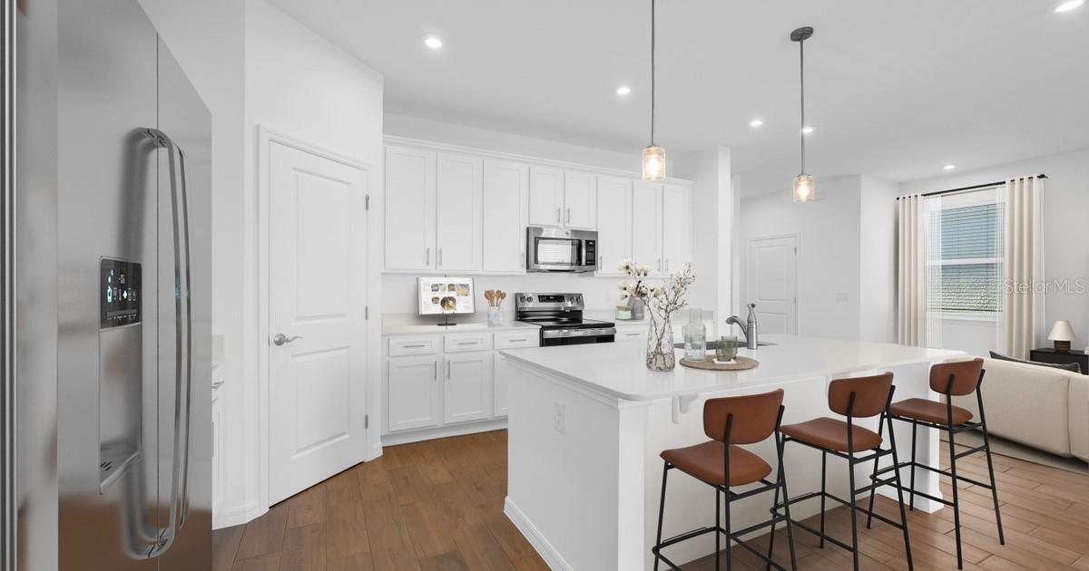 Image 15 of 40 For 897 Castleford Avenue Ne