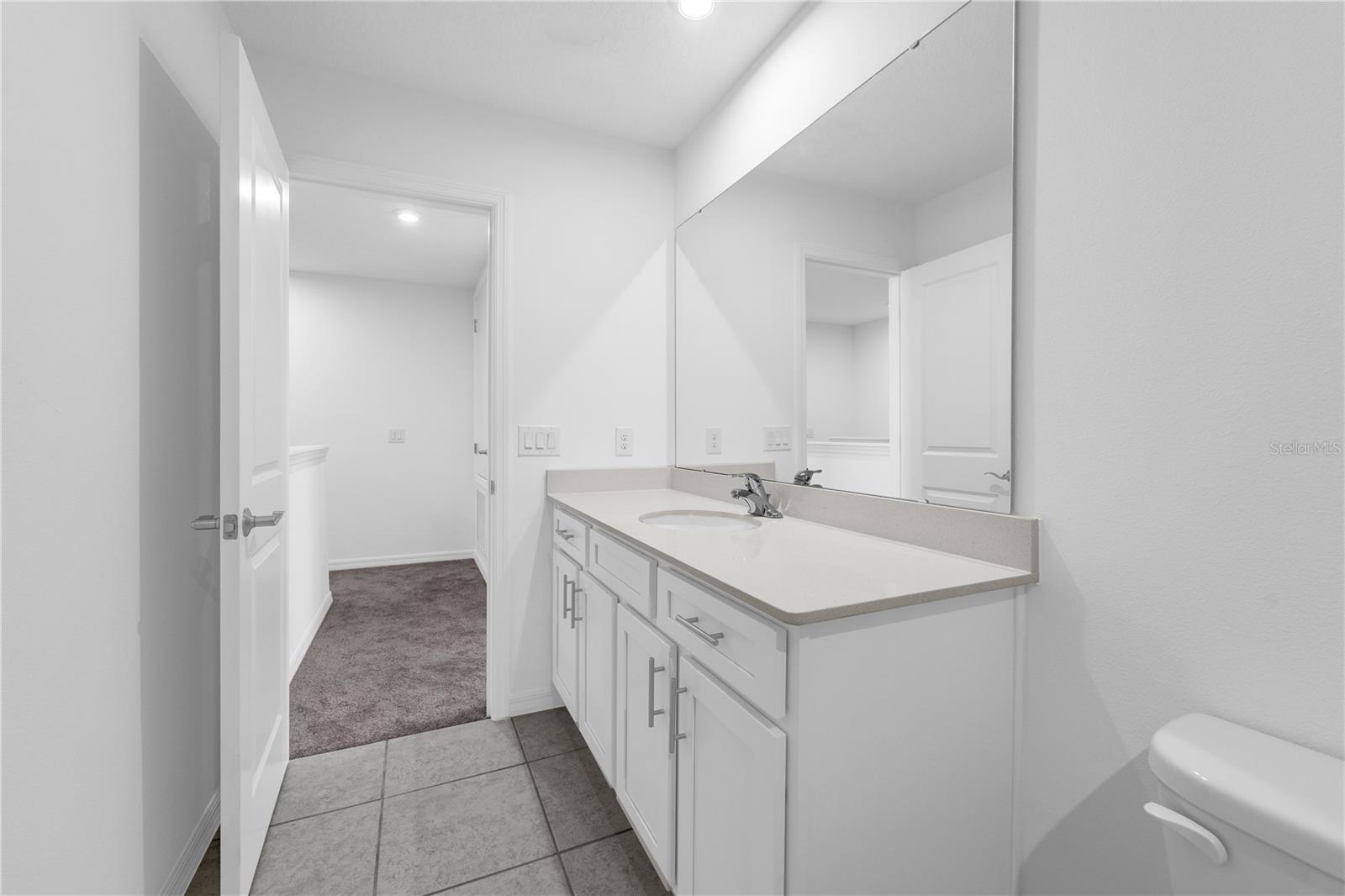 Image 26 of 40 For 897 Castleford Avenue Ne