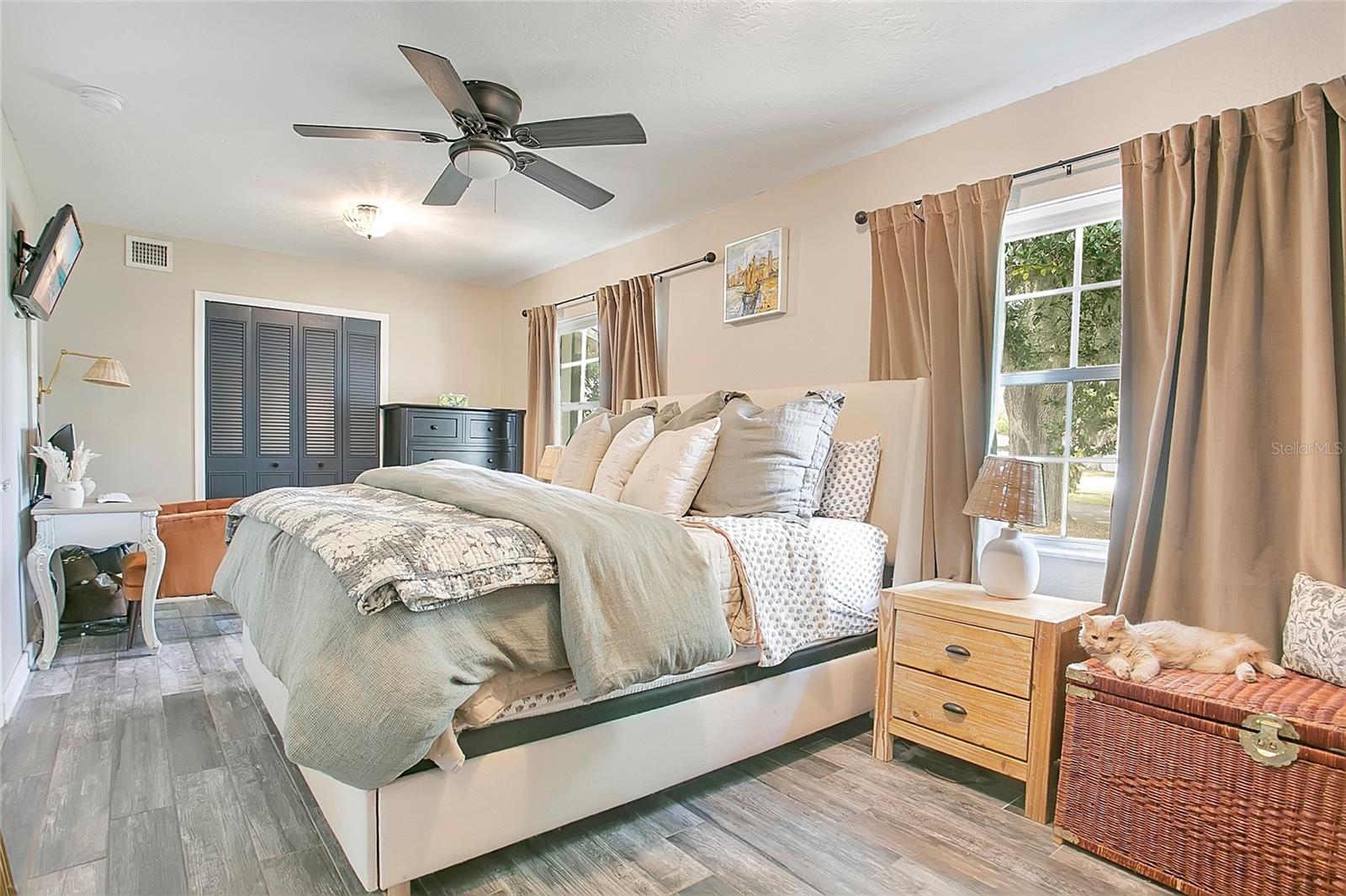 Image 10 of 31 For 3213 Burchfield Avenue