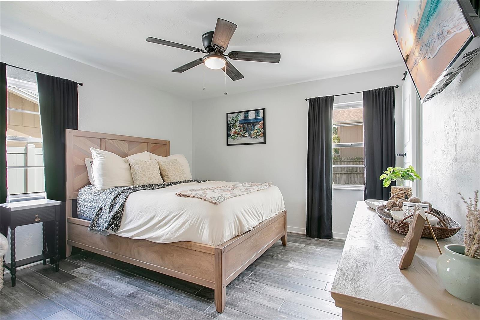 Image 13 of 31 For 3213 Burchfield Avenue