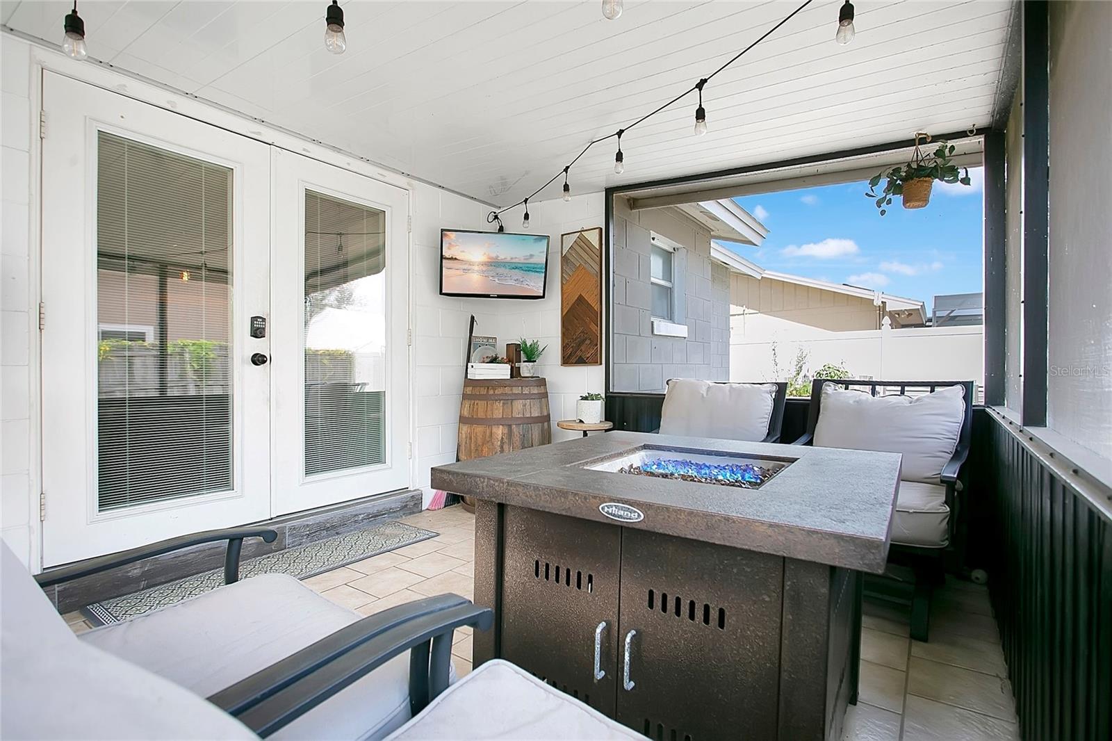 Image 17 of 31 For 3213 Burchfield Avenue