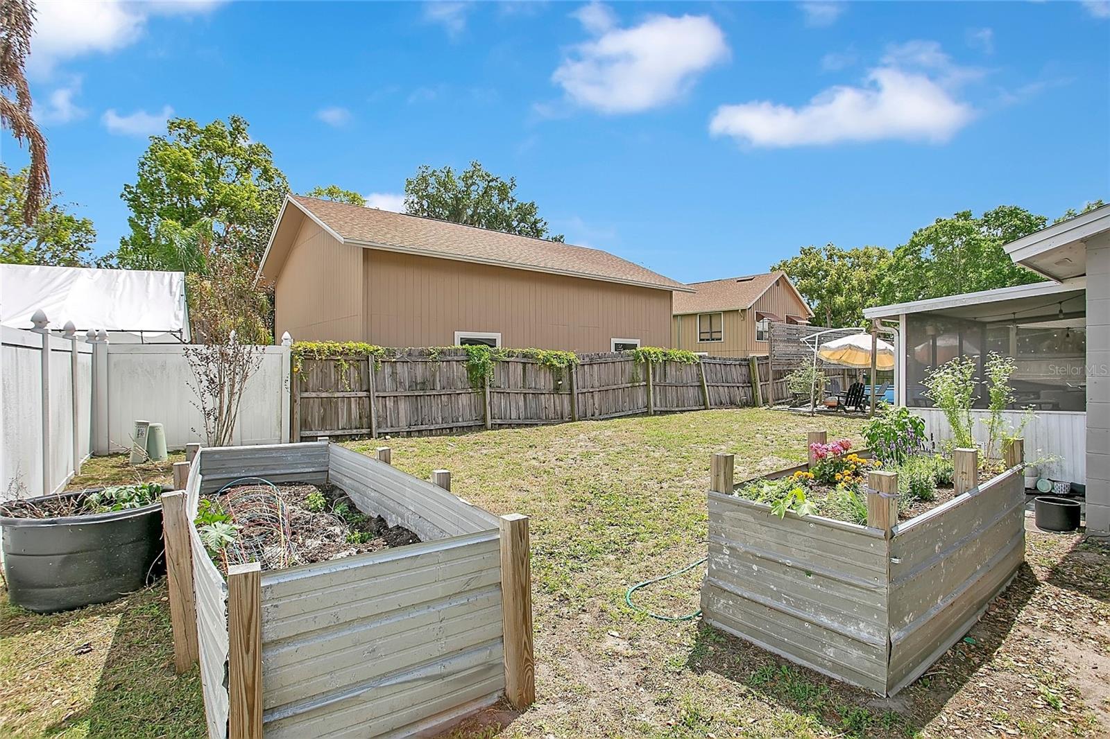 Image 21 of 31 For 3213 Burchfield Avenue