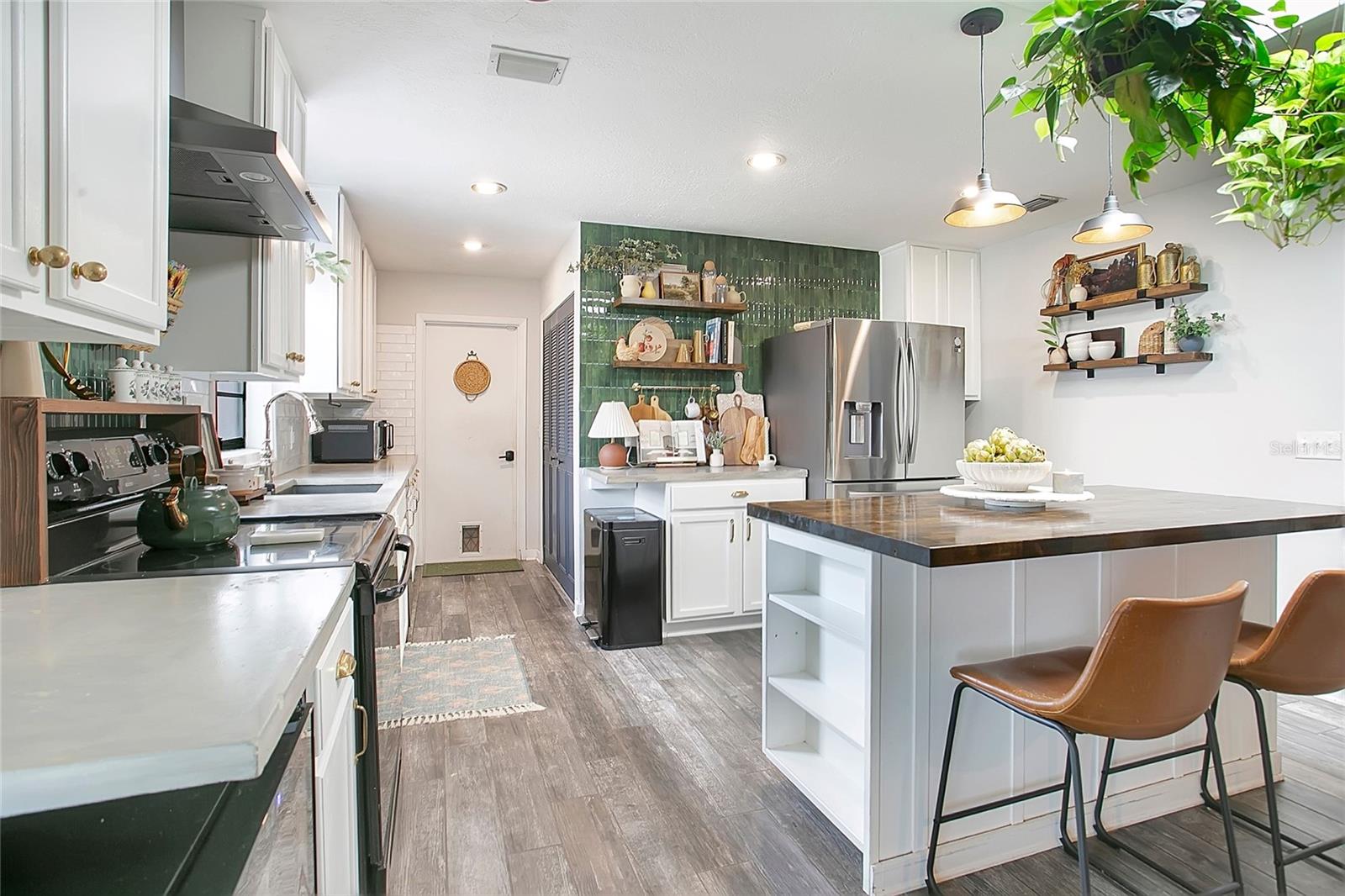 Image 6 of 31 For 3213 Burchfield Avenue