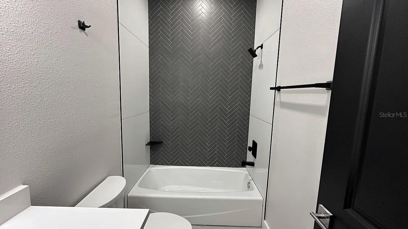 Image 13 of 24 For 710 Childs Avenue #1