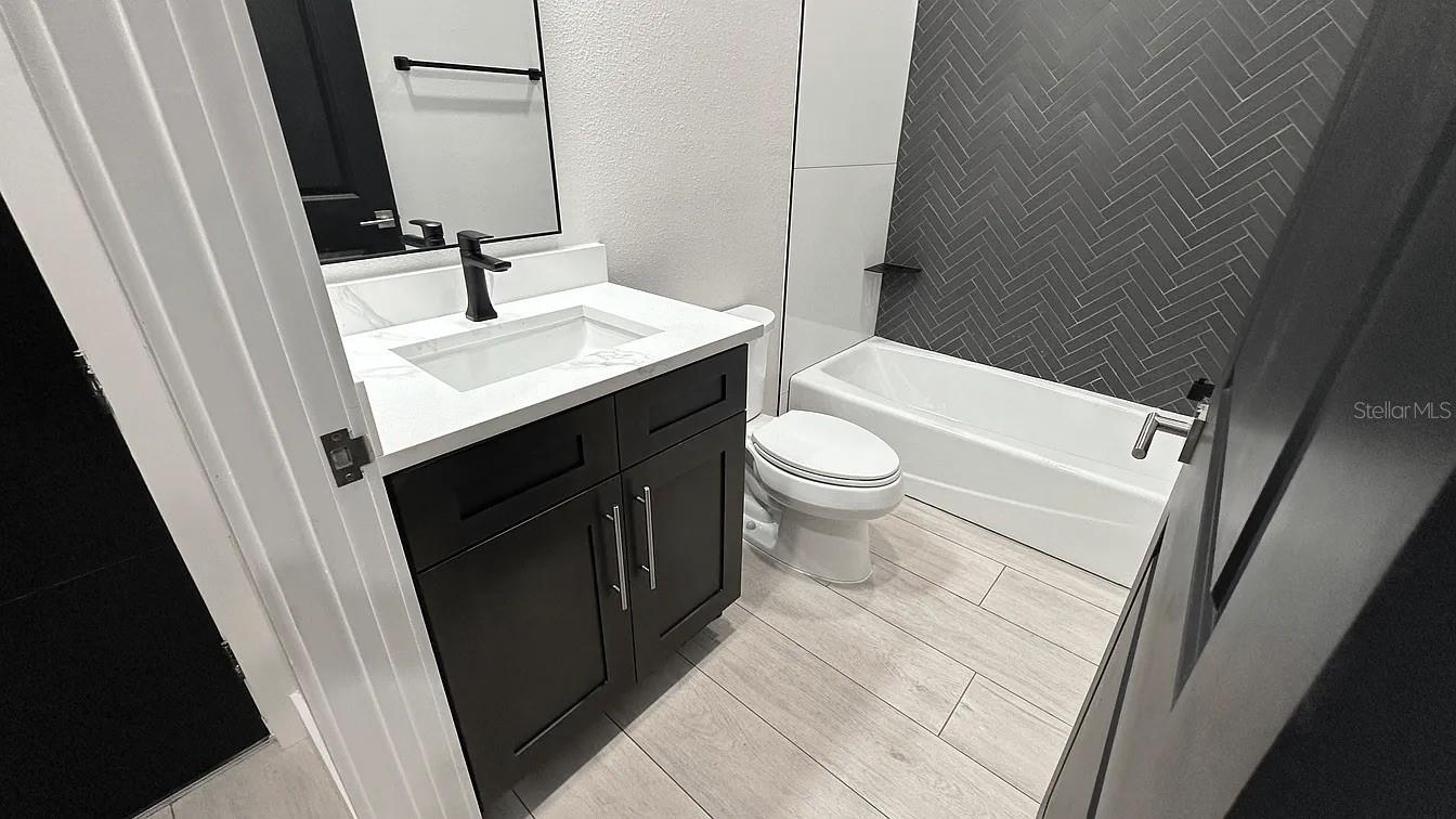 Image 15 of 24 For 710 Childs Avenue #1