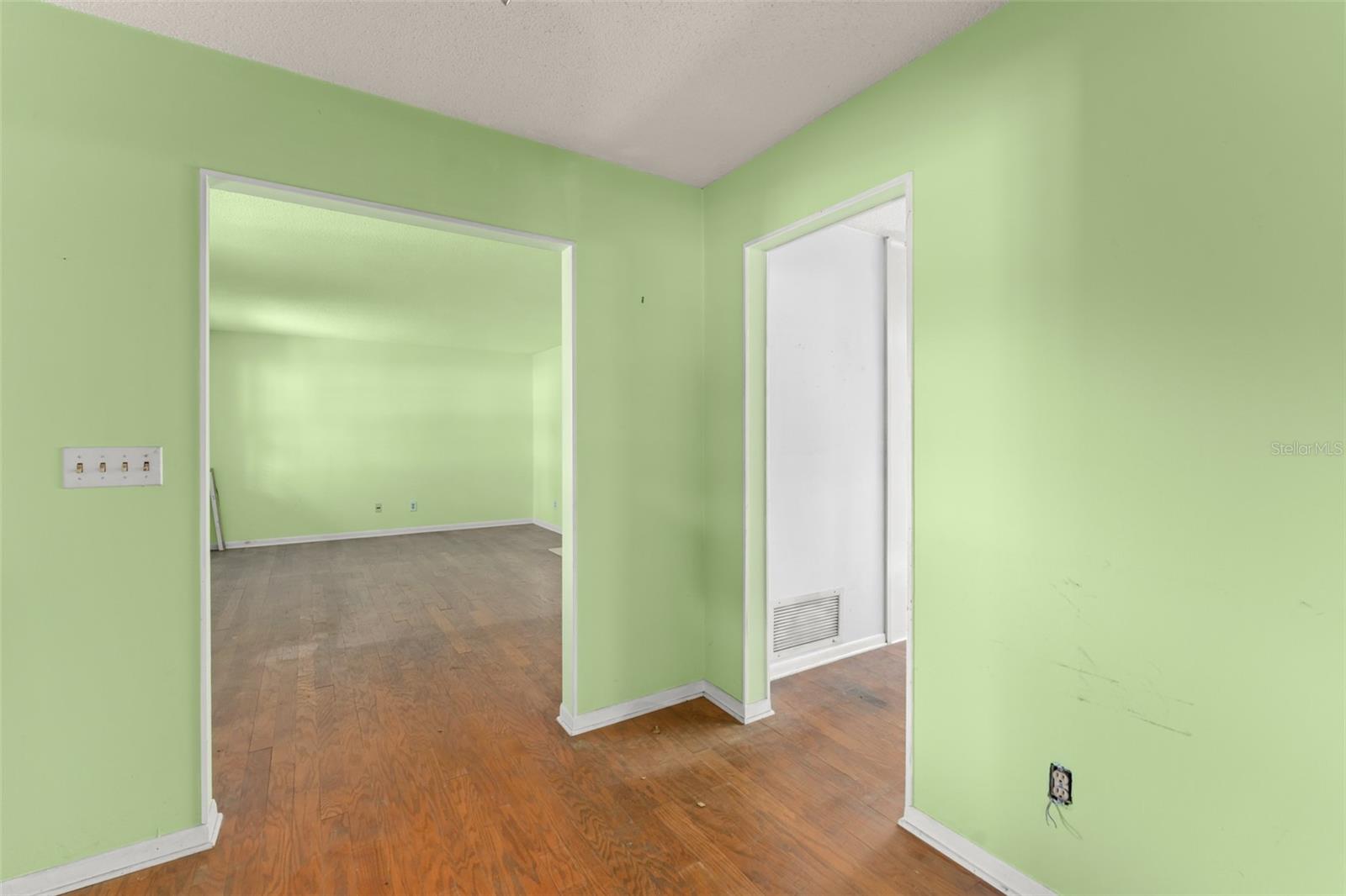 Image 17 of 36 For 300 Monticello Drive