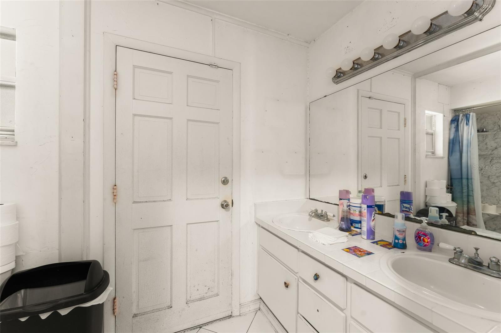 Image 26 of 36 For 300 Monticello Drive