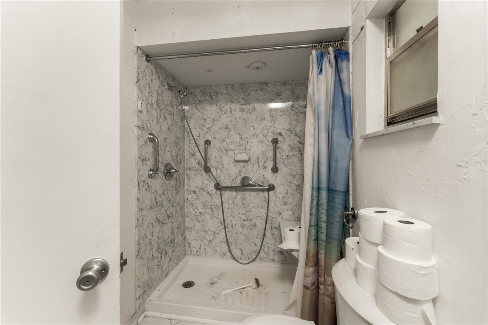 Image 27 of 36 For 300 Monticello Drive