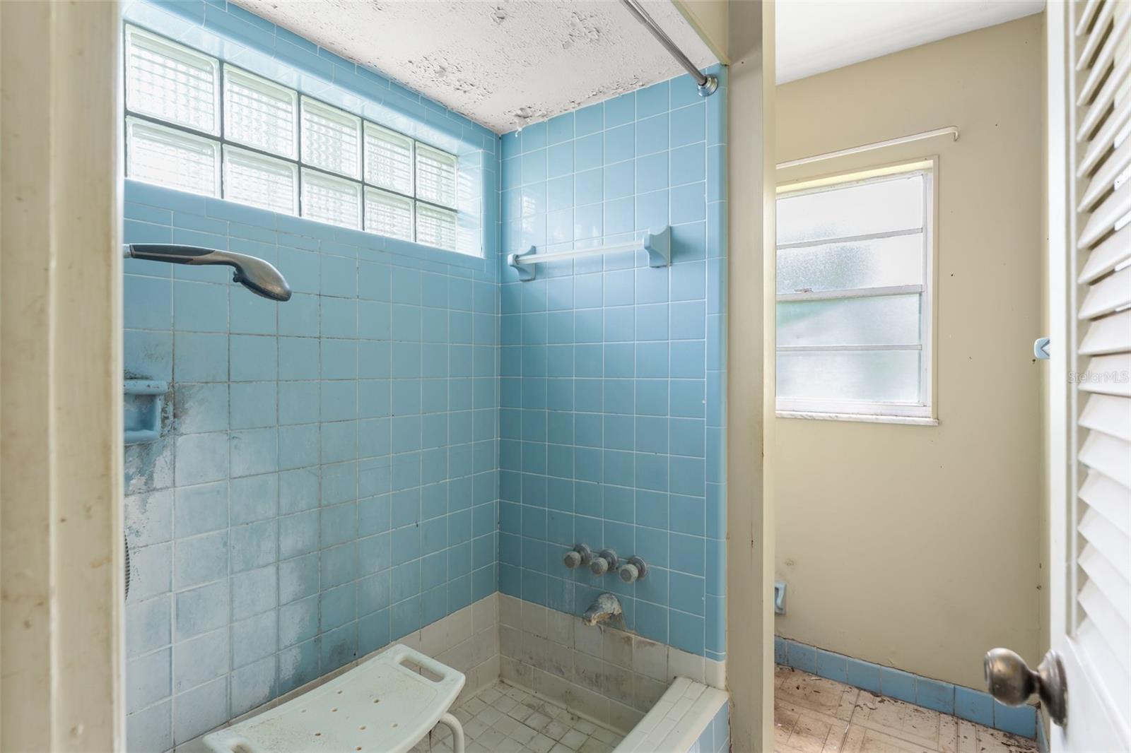 Image 28 of 36 For 300 Monticello Drive