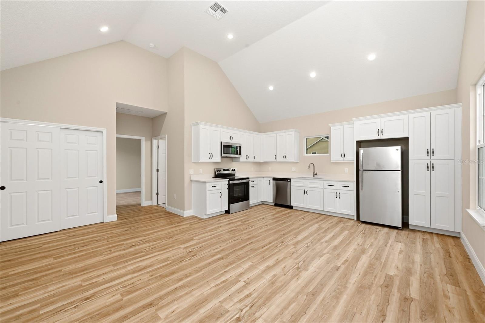 Image 54 of 63 For 1110 Rush Court