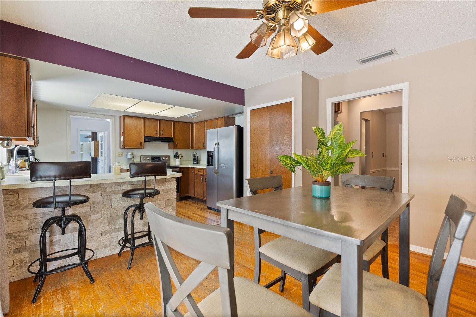 Image 14 of 44 For 2906 Grant Avenue