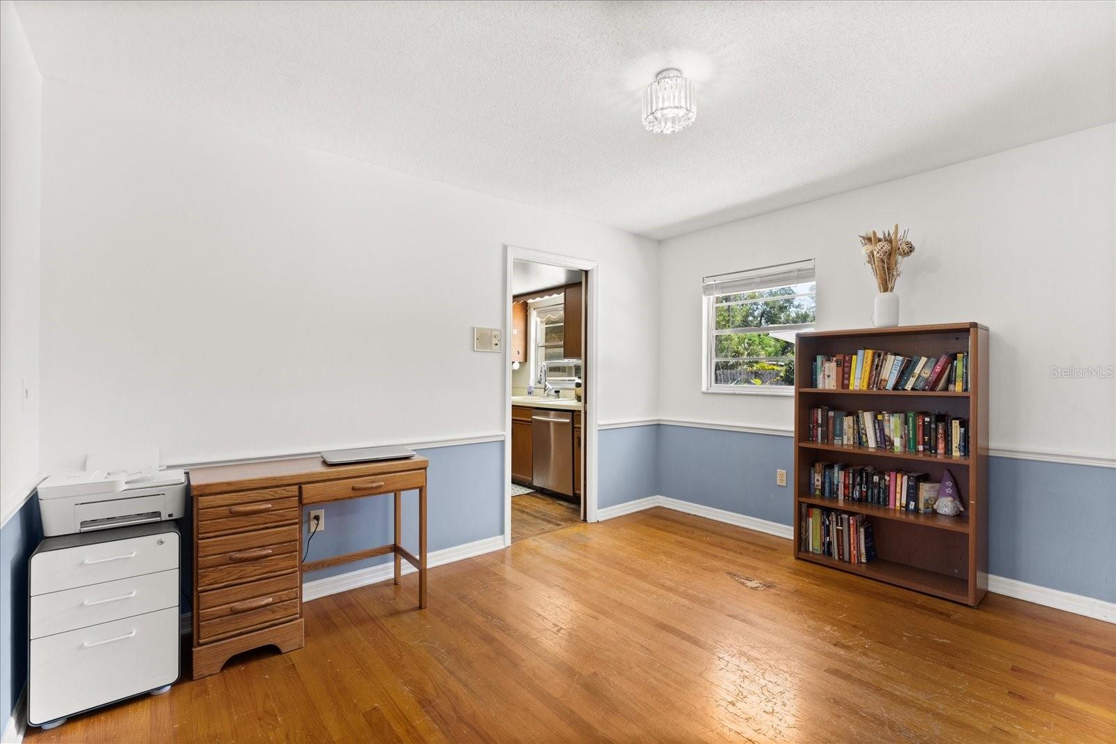 Image 16 of 44 For 2906 Grant Avenue