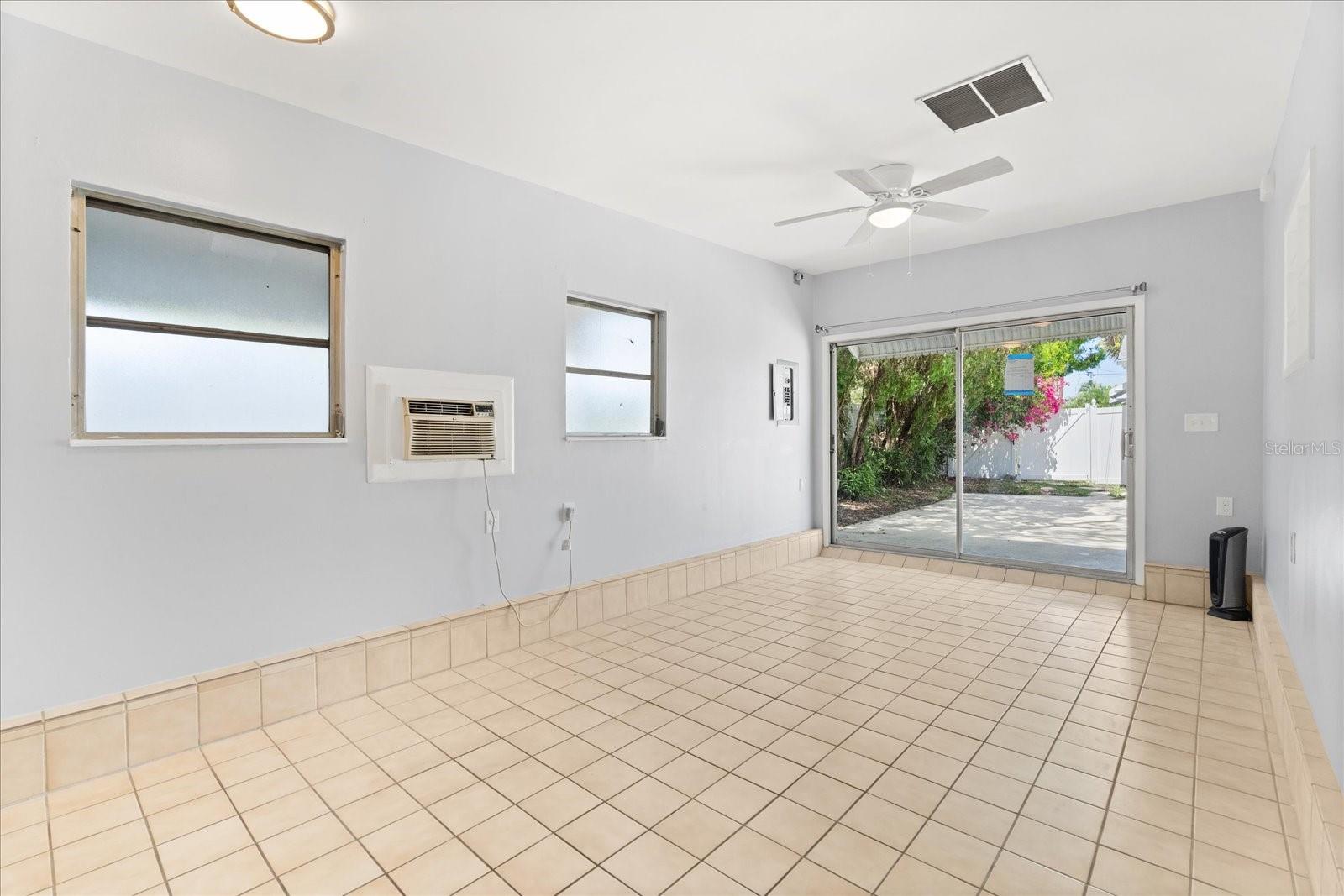 Image 22 of 44 For 2906 Grant Avenue